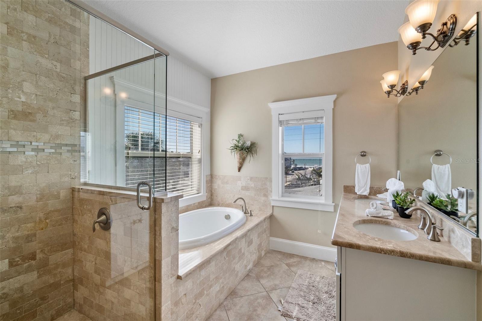 Holmes Beach, Florida, 34217, United States, 6 Bedrooms Bedrooms, ,5 BathroomsBathrooms,Residential,Active,1987273