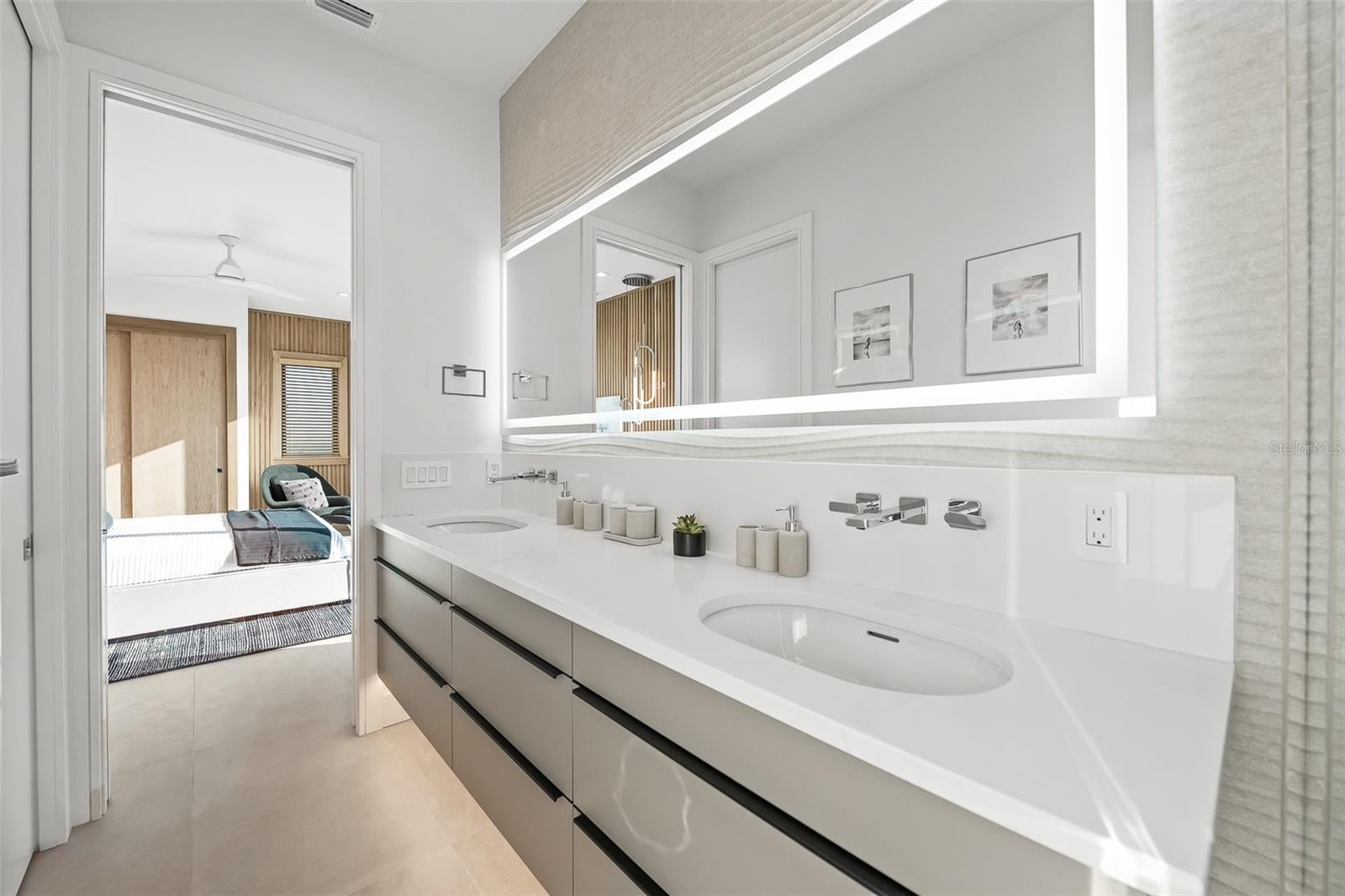 Bradenton Beach, Florida, 34217, United States, ,6 BathroomsBathrooms,Residential,Active,1829944