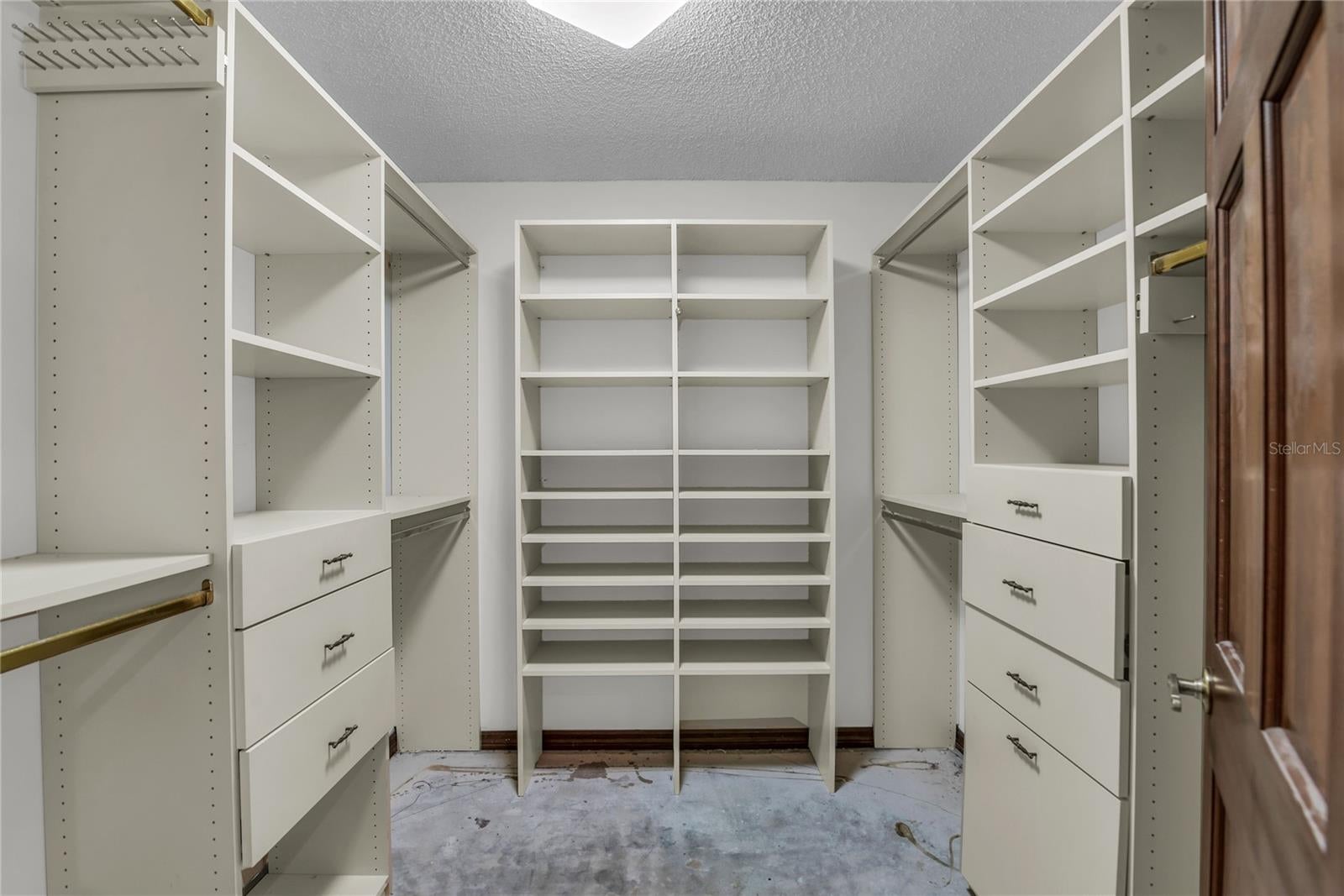 Oakland, Florida, 34787, United States, 4 Bedrooms Bedrooms, ,2 BathroomsBathrooms,Residential,Active,1990636