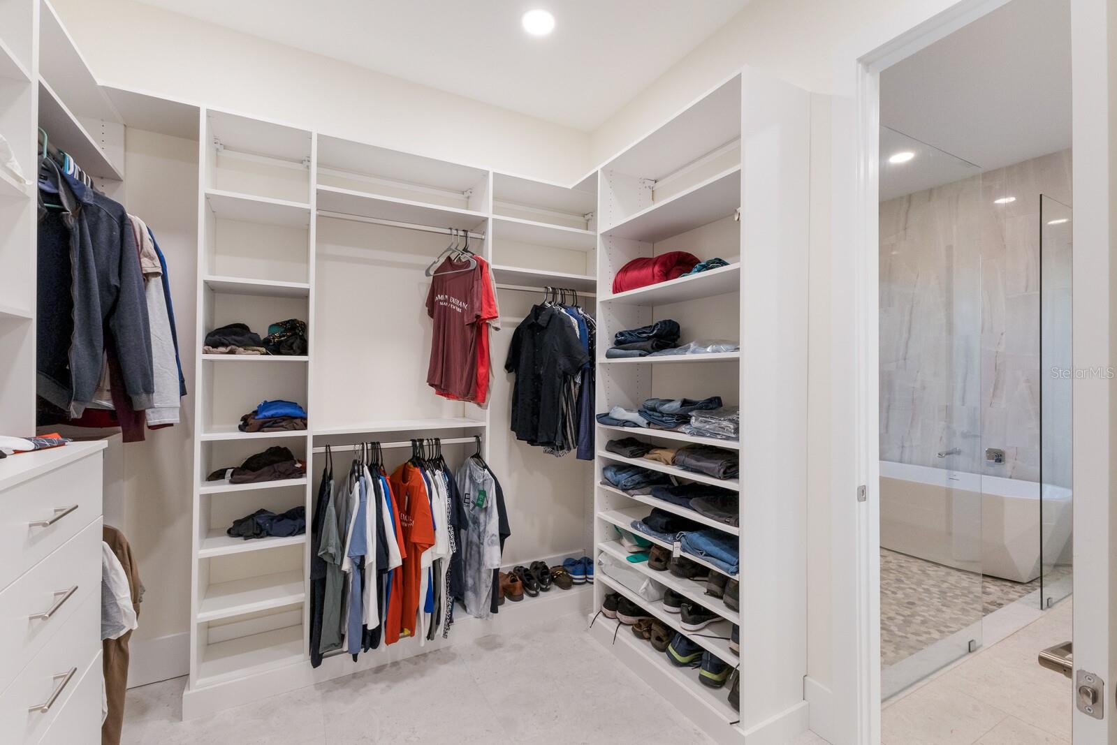 Longboat Key, Florida, 34228, United States, 3 Bedrooms Bedrooms, ,4 BathroomsBathrooms,Residential,Active,1987209