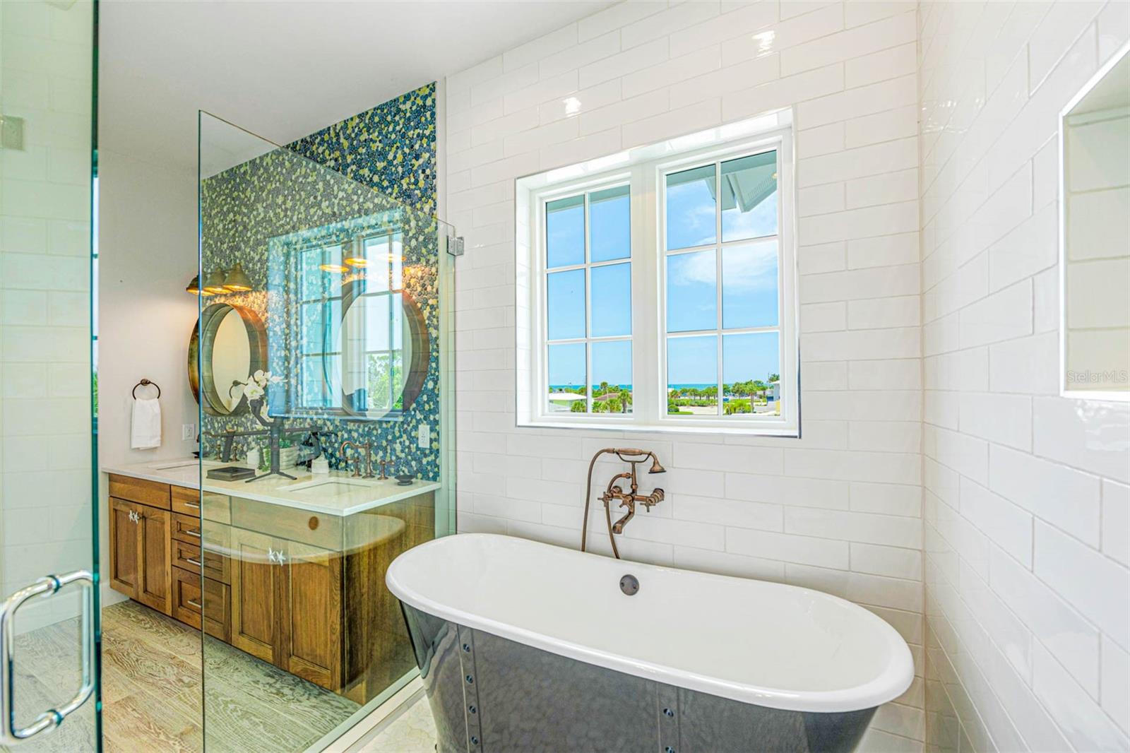 Sarasota, Florida, 34236, United States, 7 Bedrooms Bedrooms, ,8 BathroomsBathrooms,Residential,Active,1774005