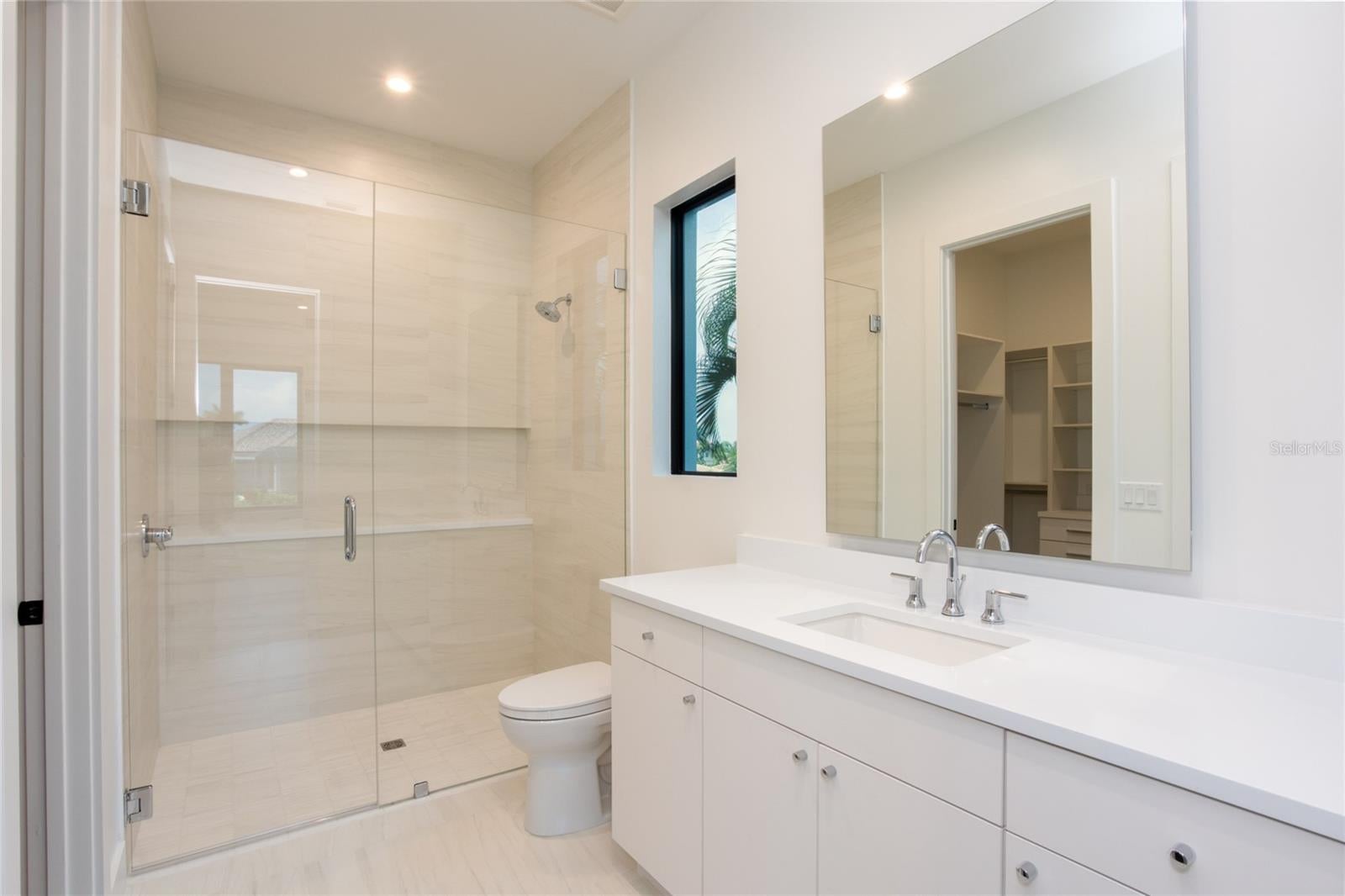 St Petersburg, Florida, 33703, United States, 5 Bedrooms Bedrooms, ,6 BathroomsBathrooms,Residential,Active,1703441