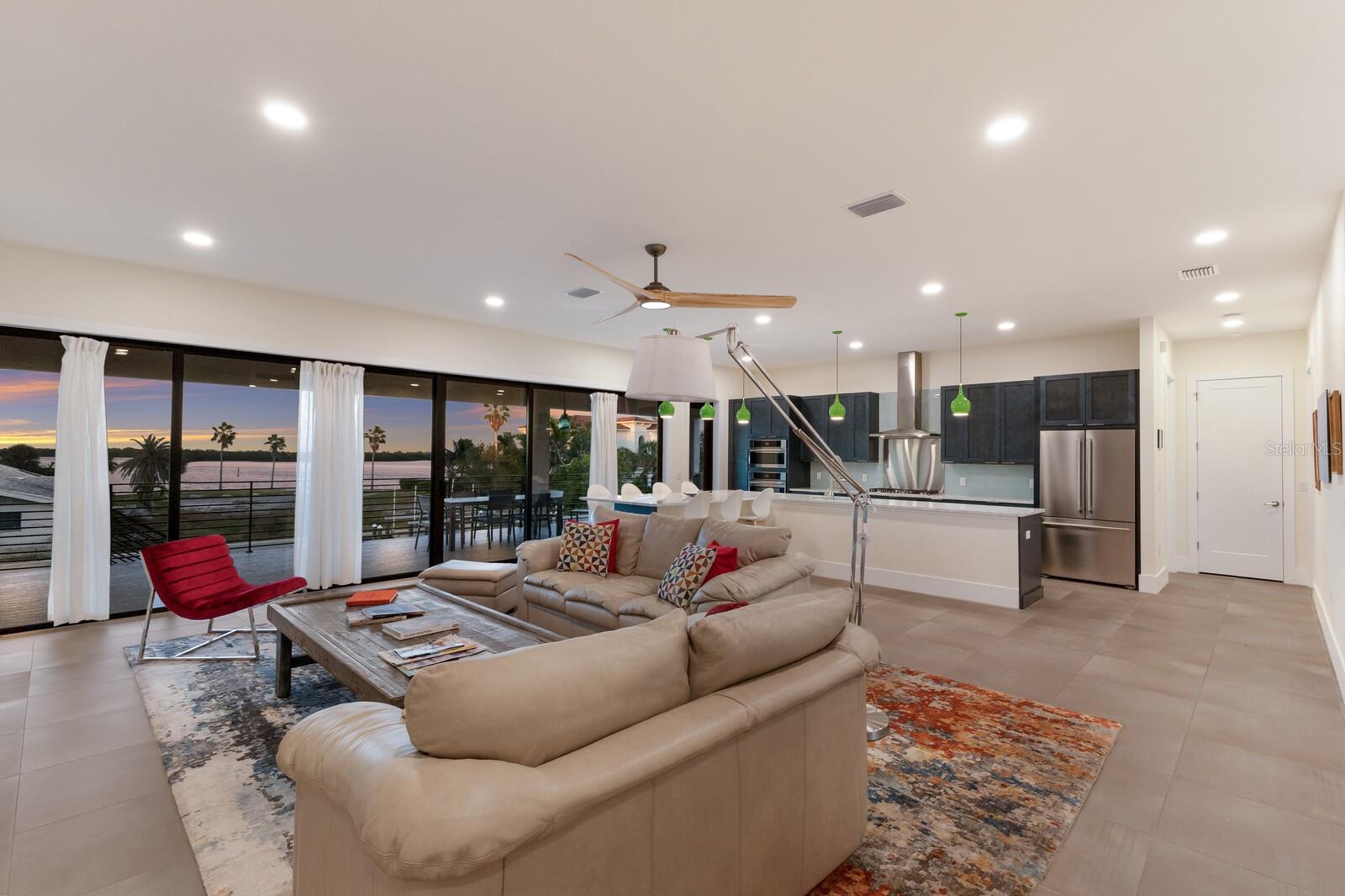 Longboat Key, Florida, 34228, United States, 3 Bedrooms Bedrooms, ,4 BathroomsBathrooms,Residential,Active,1987209