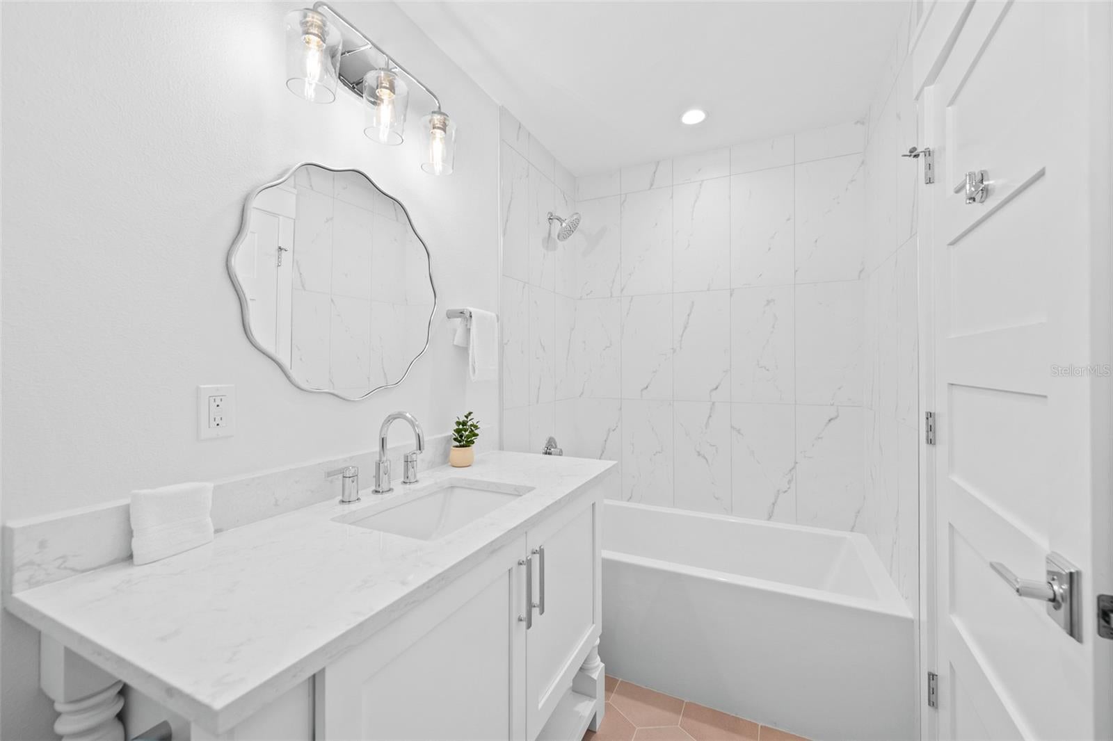 Sarasota, Florida, 34236, United States, 8 Bedrooms Bedrooms, ,10 BathroomsBathrooms,Residential,Active,2006955