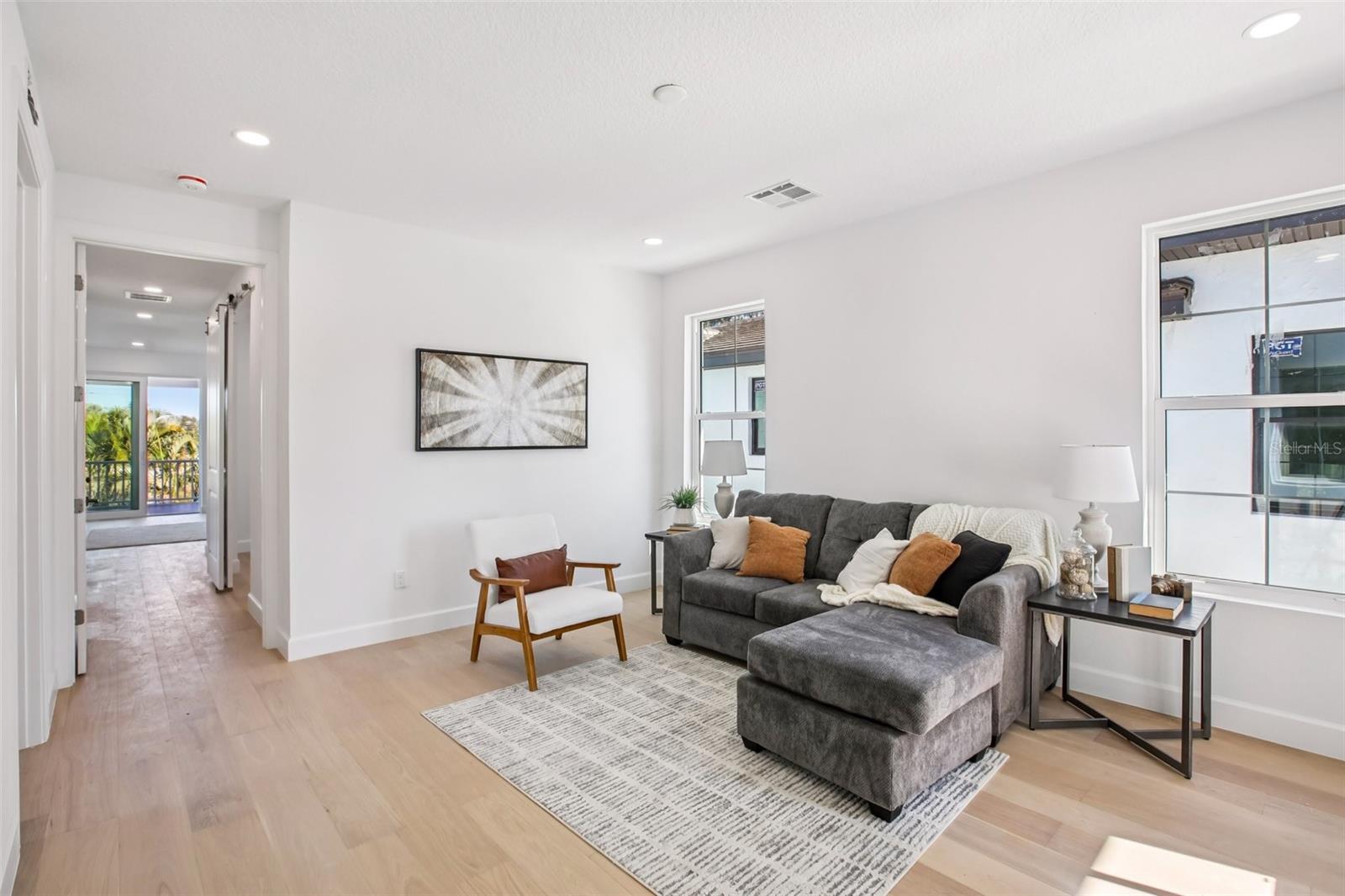 St Petersburg, Florida, 33704, United States, 4 Bedrooms Bedrooms, ,4 BathroomsBathrooms,Residential,Active,2015262