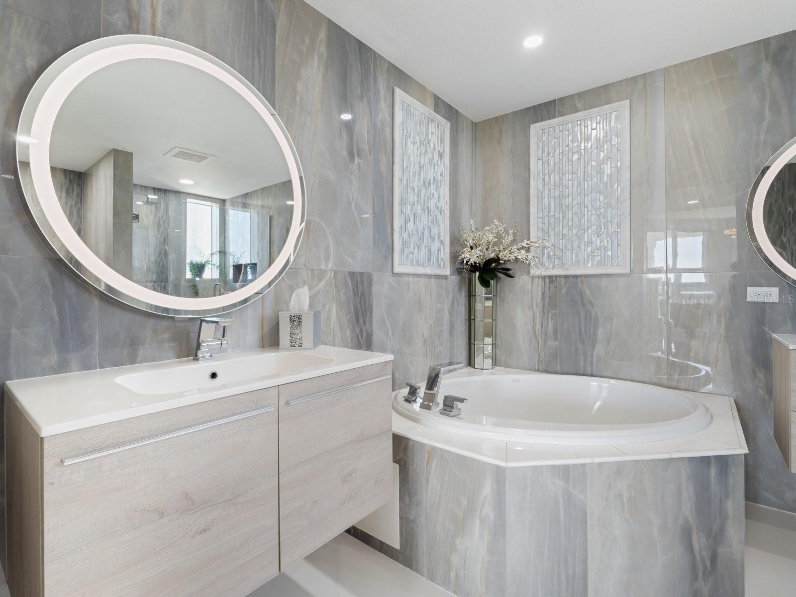 Clearwater, Florida, 33755, United States, 2 Bedrooms Bedrooms, ,2 BathroomsBathrooms,Residential,Active,2007640