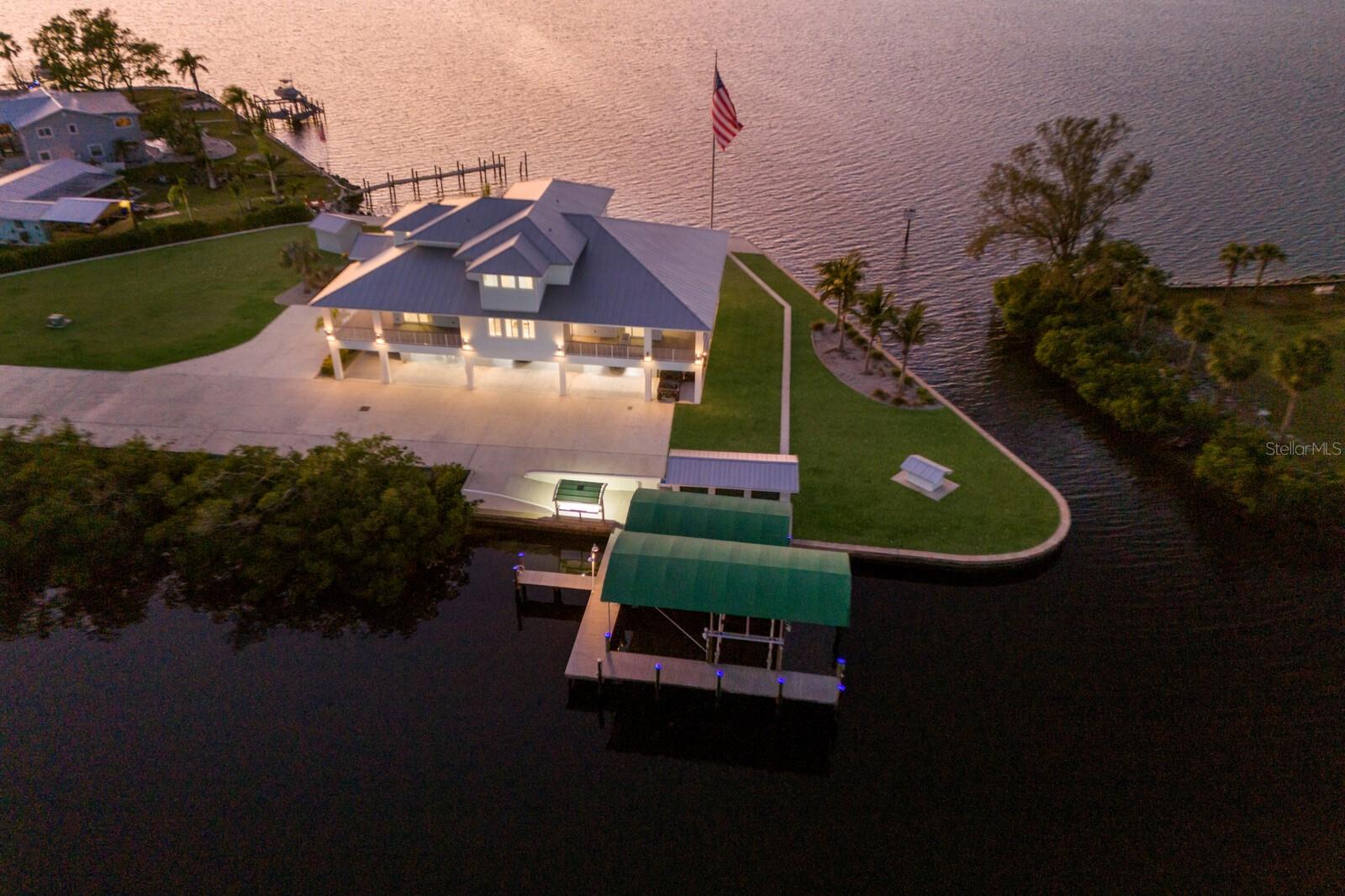 Bradenton, Florida, 34208, United States, ,5 BathroomsBathrooms,Residential,Active,1745633