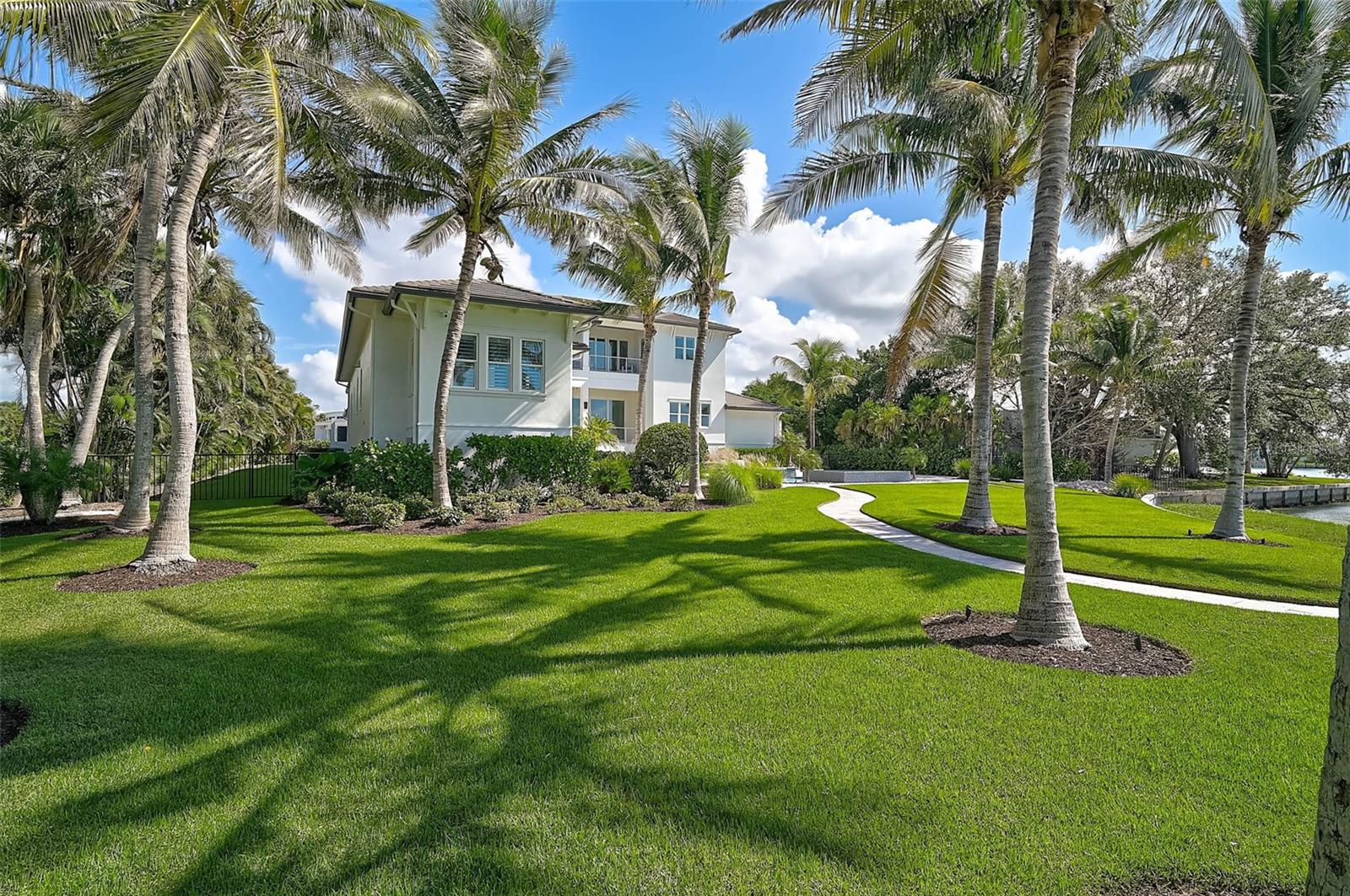 Sarasota, Florida, 34236, United States, 5 Bedrooms Bedrooms, ,6 BathroomsBathrooms,Residential,Active,1972132