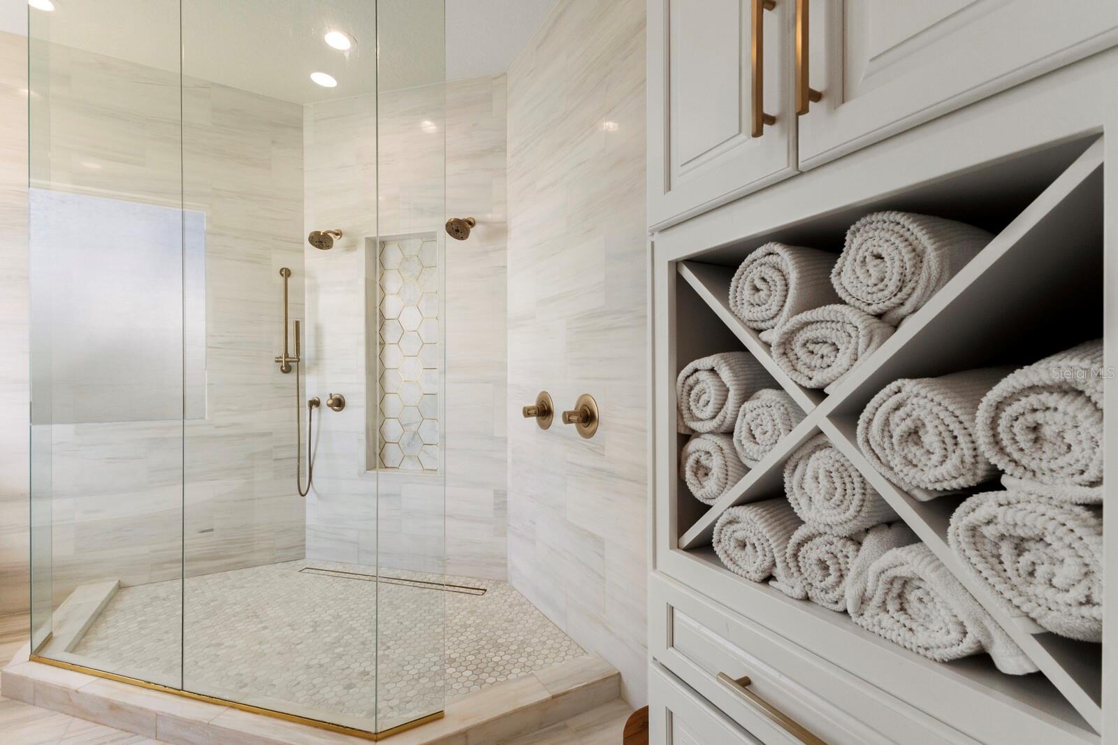 Bradenton, Florida, 34209, United States, 5 Bedrooms Bedrooms, ,6 BathroomsBathrooms,Residential,Active,1800164