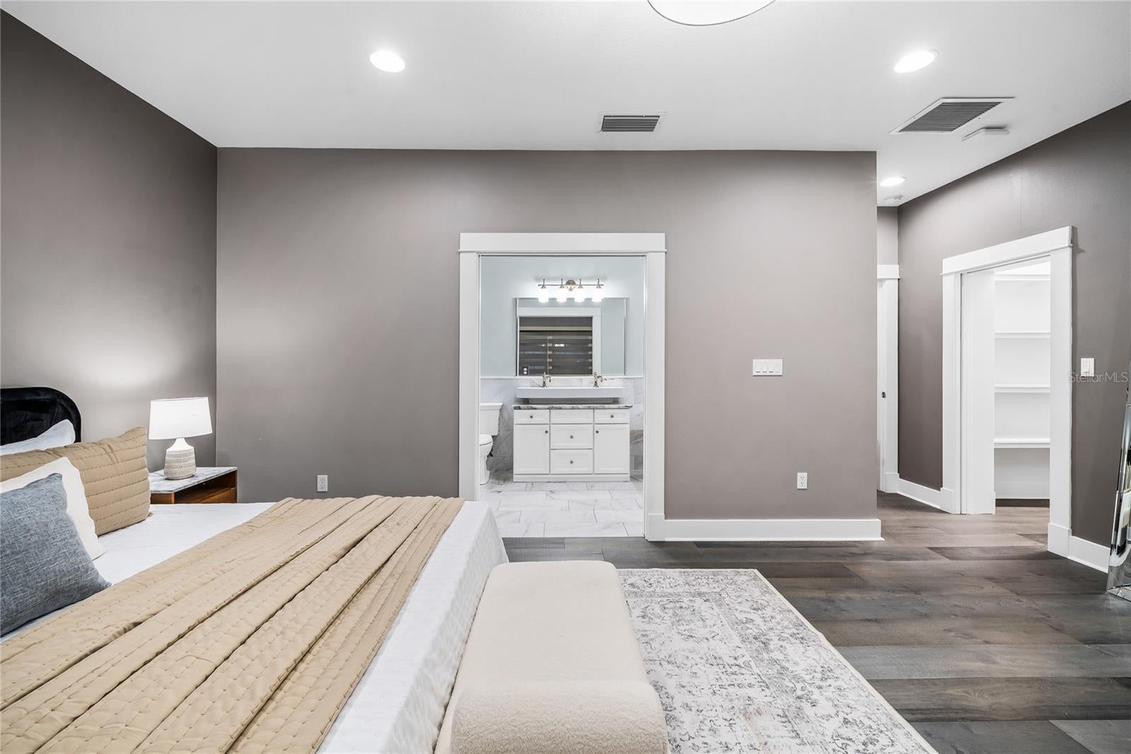 Orlando, Florida, 32803, United States, 5 Bedrooms Bedrooms, ,5 BathroomsBathrooms,Residential,Active,1926917