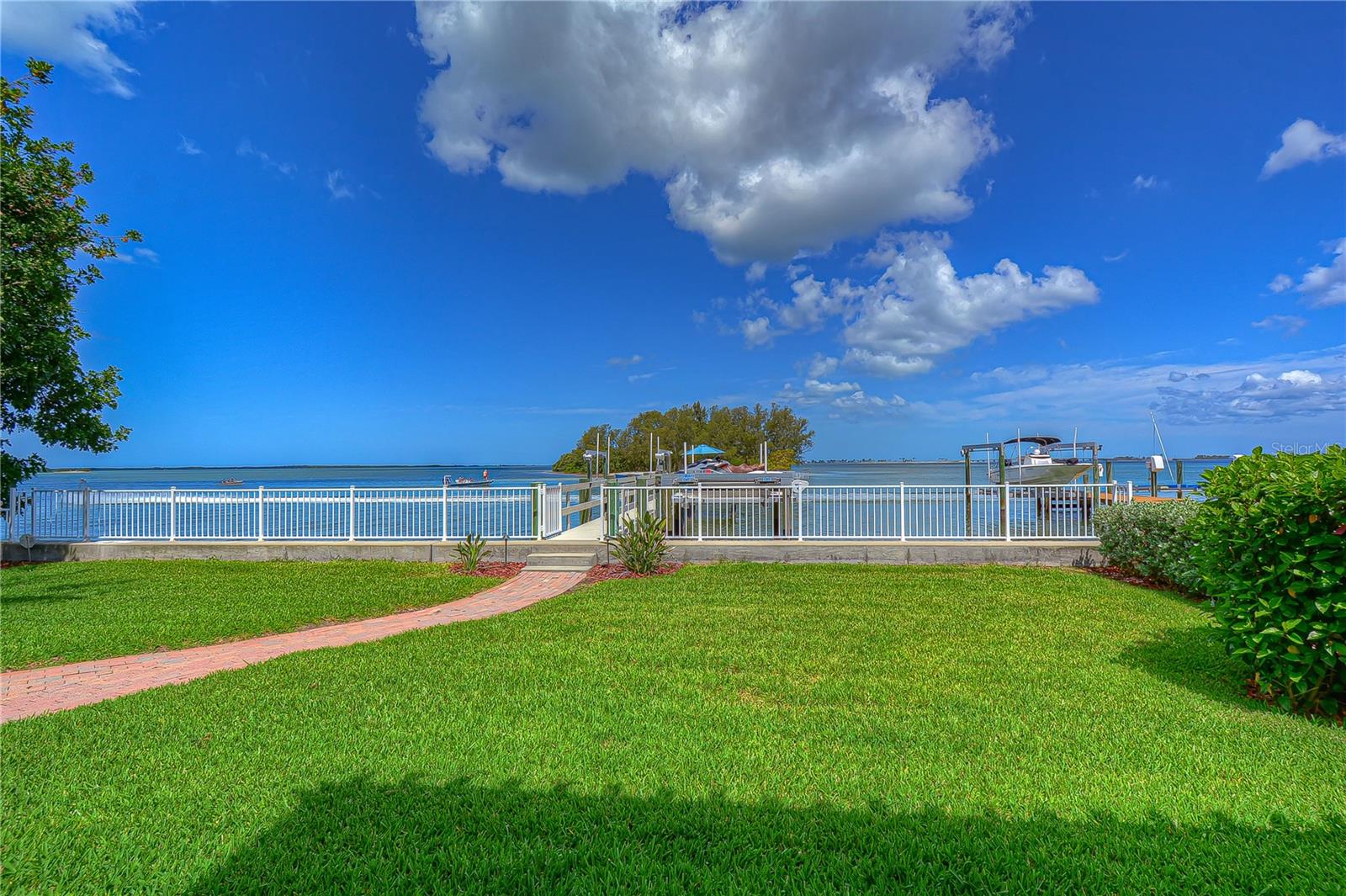 Dunedin, Florida, 34698, United States, 3 Bedrooms Bedrooms, ,3 BathroomsBathrooms,Residential,Active,1994972