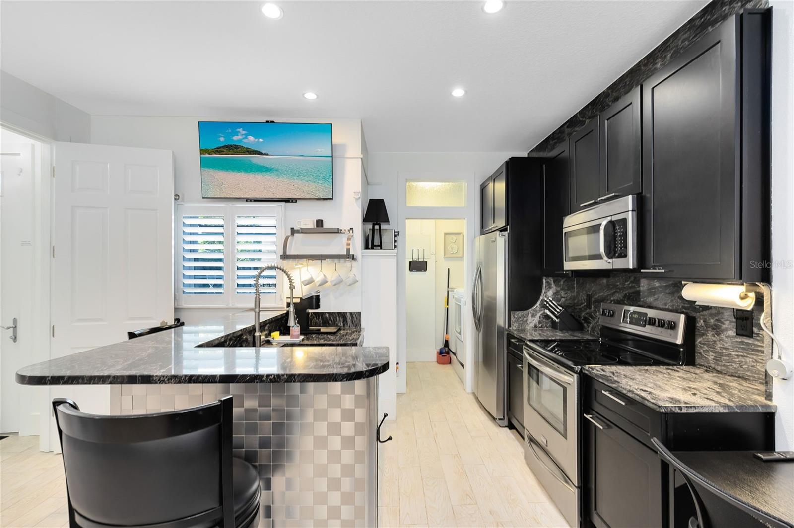 Winter Park, Florida, 32789, United States, 6 Bedrooms Bedrooms, ,4 BathroomsBathrooms,Residential,Active,1710765