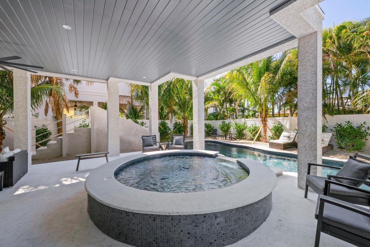 Sarasota, Florida, 34242, United States, 7 Bedrooms Bedrooms, ,8 BathroomsBathrooms,Residential,Active,1773223