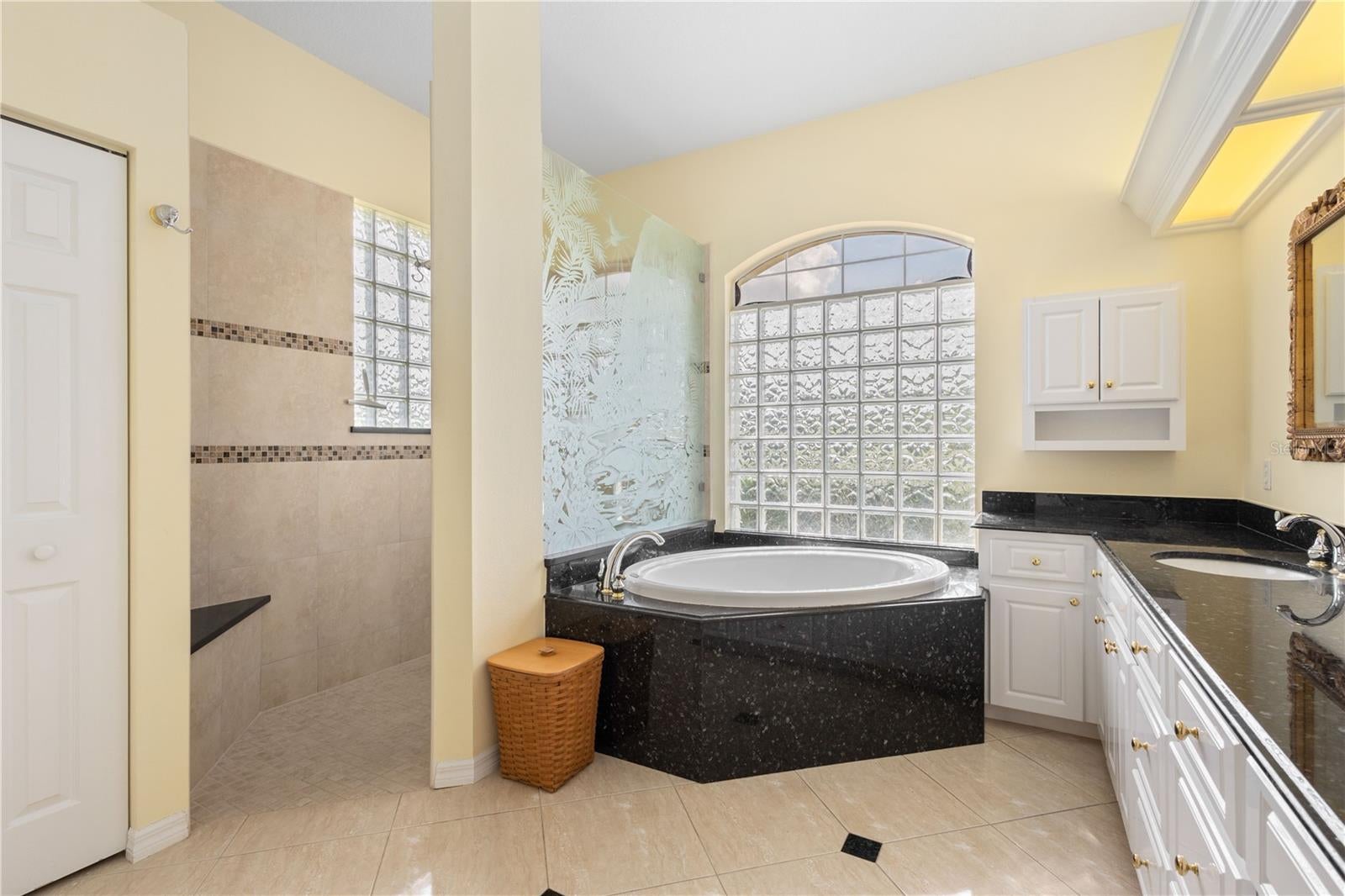 Sarasota, Florida, 34240, United States, 3 Bedrooms Bedrooms, ,3 BathroomsBathrooms,Residential,Active,1987206