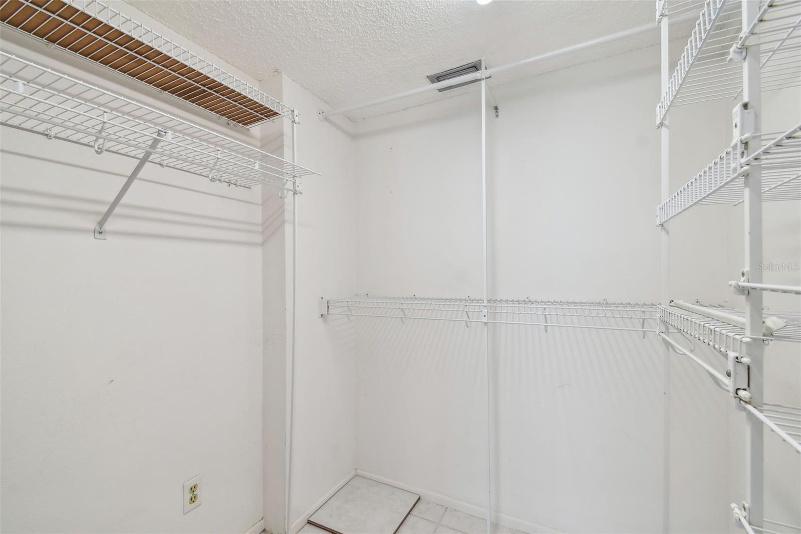 Redington Shores, Florida, 33708, United States, ,3 BathroomsBathrooms,Residential,Active,1824910