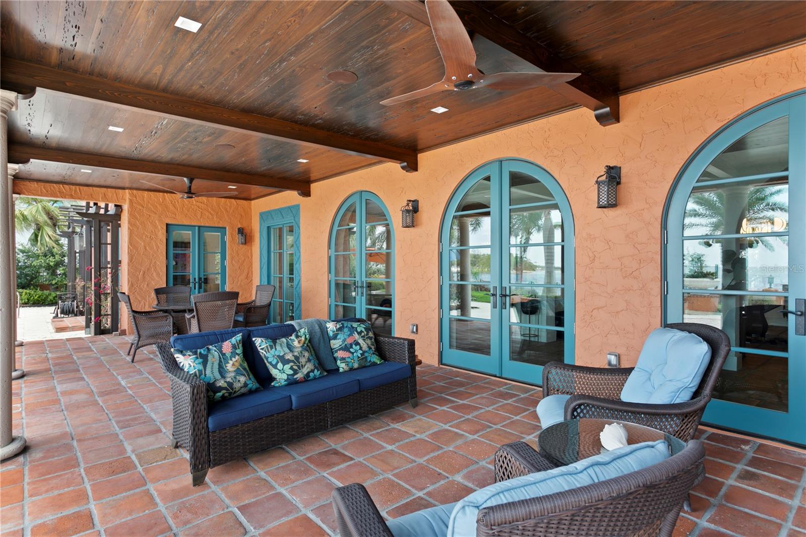 St Petersburg, Florida, 33704, United States, 6 Bedrooms Bedrooms, ,7 BathroomsBathrooms,Residential,Active,1871834