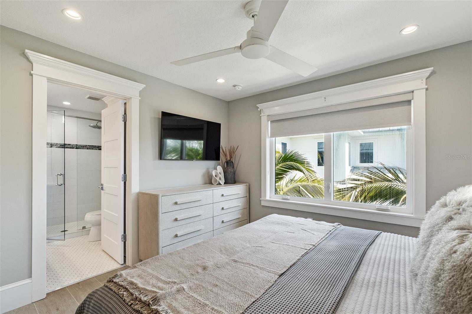 Anna Maria, Florida, 34216, United States, 7 Bedrooms Bedrooms, ,8 BathroomsBathrooms,Residential,Active,1892423