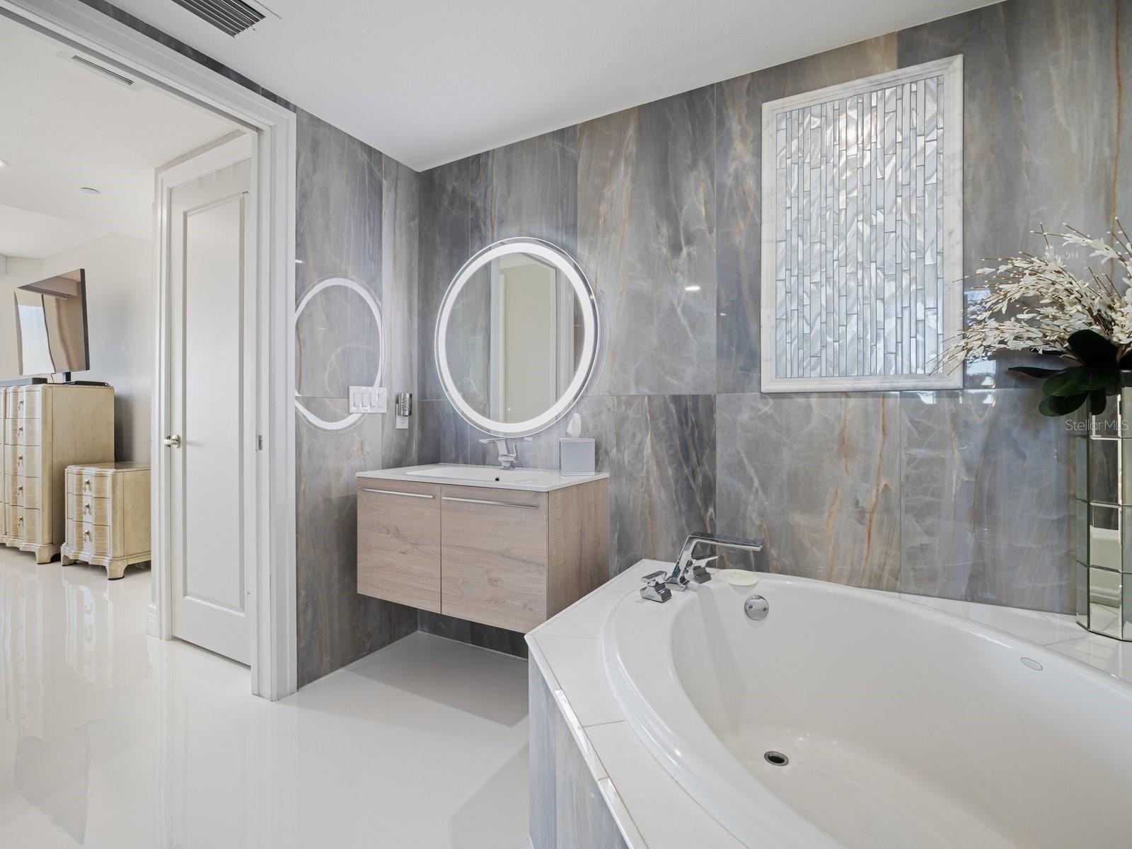 Clearwater, Florida, 33755, United States, 2 Bedrooms Bedrooms, ,2 BathroomsBathrooms,Residential,Active,2007640