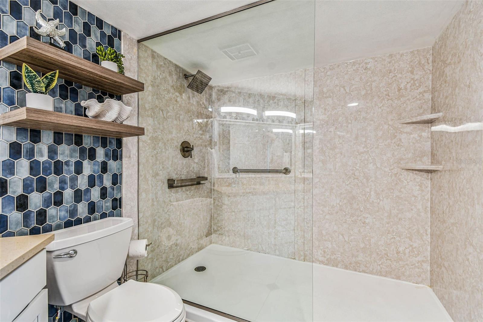 Clearwater Beach, Florida, 33767, United States, 2 Bedrooms Bedrooms, ,3 BathroomsBathrooms,Residential,Active,1919072