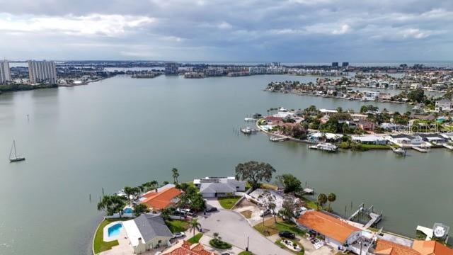 St Petersburg, Florida, 33707, United States, 4 Bedrooms Bedrooms, ,4 BathroomsBathrooms,Residential,Active,1987212