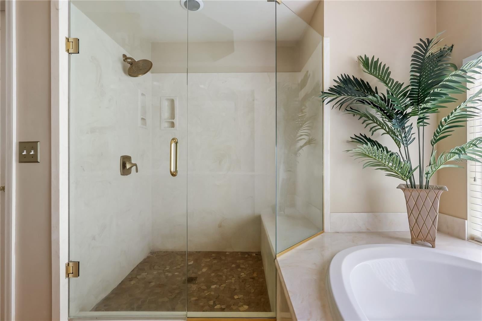 Gainesville, Florida, 32608, United States, ,5 BathroomsBathrooms,Residential,Active,1799404