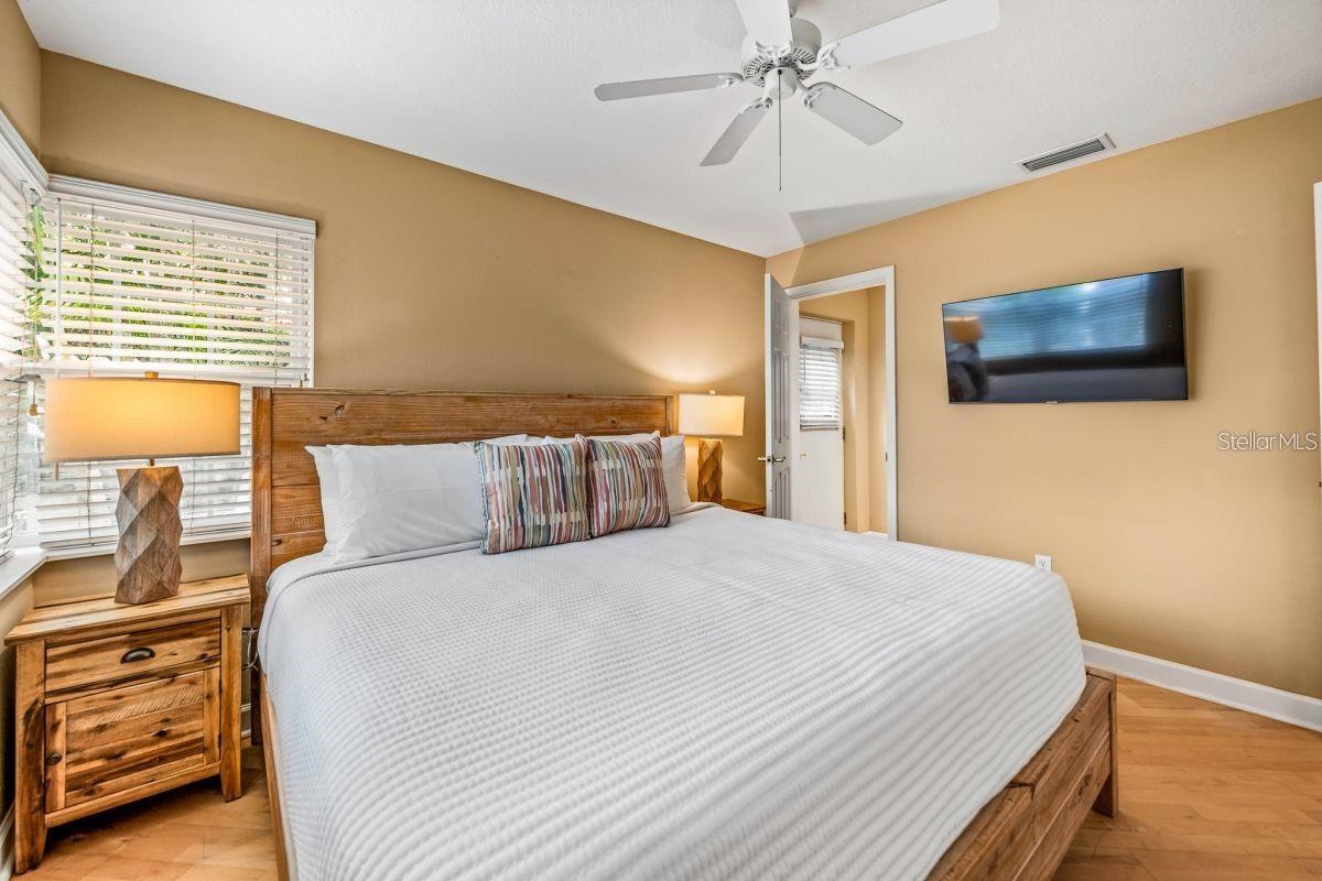 Sarasota, Florida, 34236, United States, 2 Bedrooms Bedrooms, ,2 BathroomsBathrooms,Residential,Active,1702507