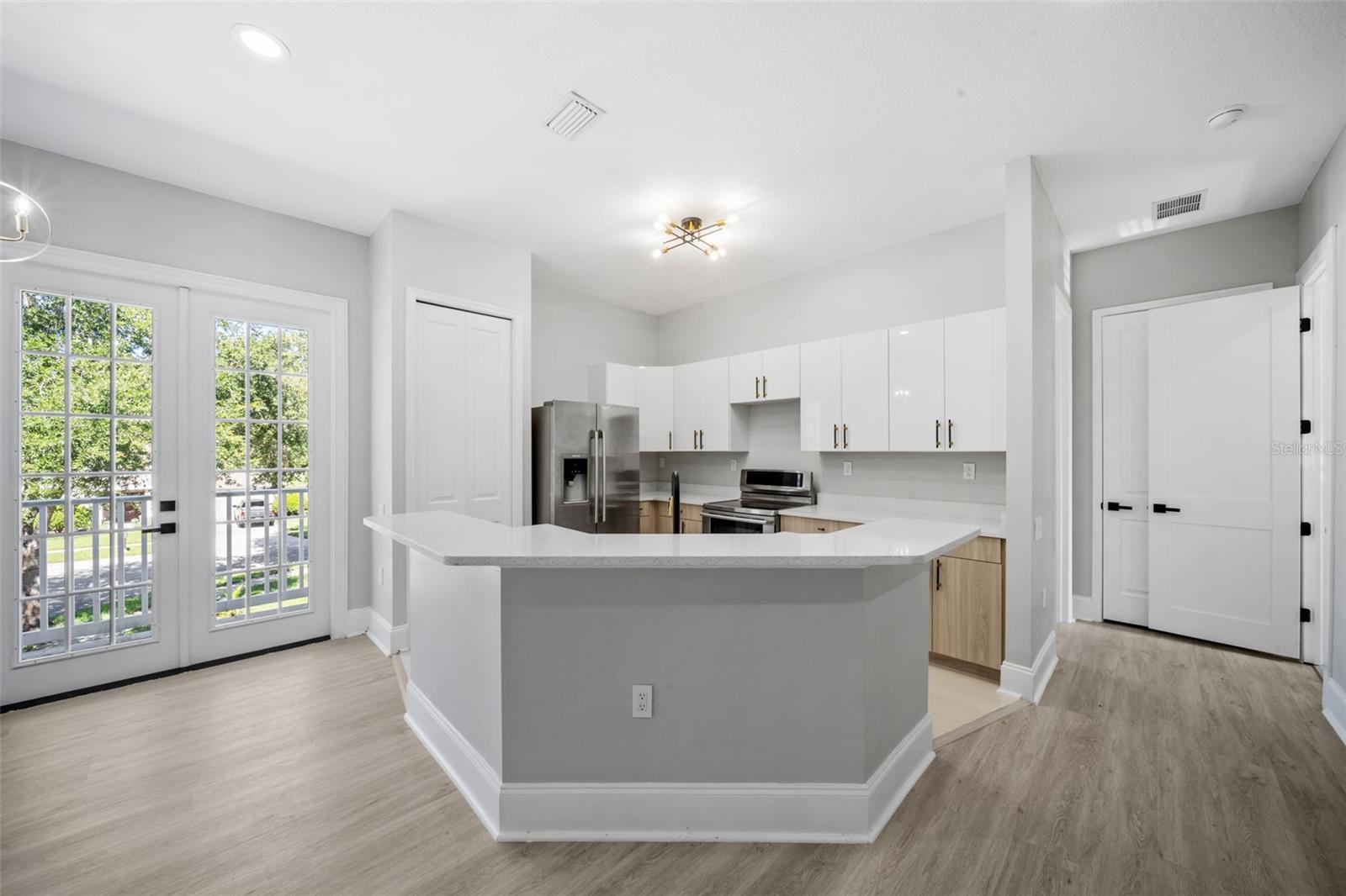 Brandon, Florida, 33510, United States, 6 Bedrooms Bedrooms, ,7 BathroomsBathrooms,Residential,Active,1905348