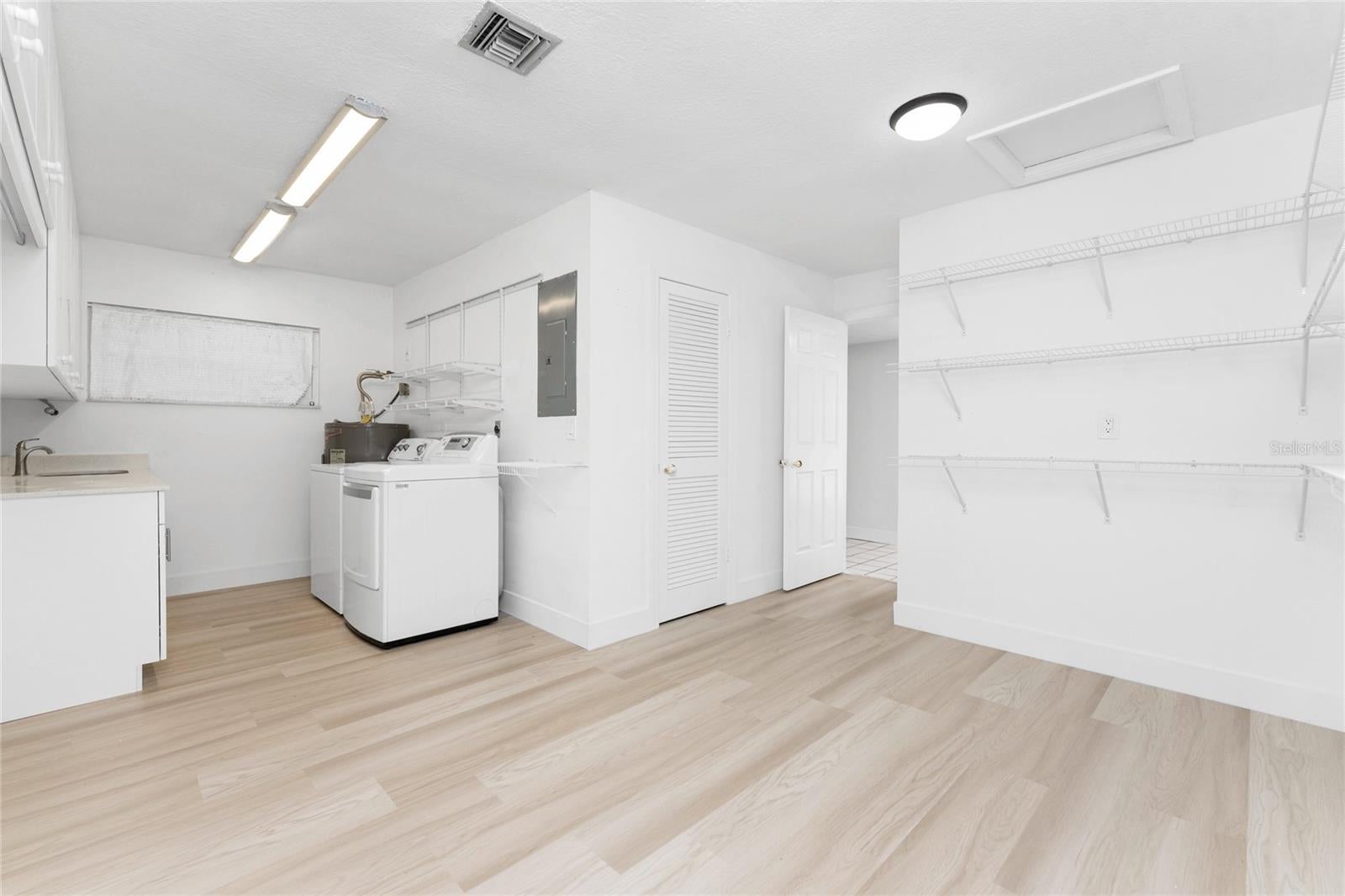 Port Charlotte, Florida, 33952, United States, 5 Bedrooms Bedrooms, ,5 BathroomsBathrooms,Residential,Active,2010210