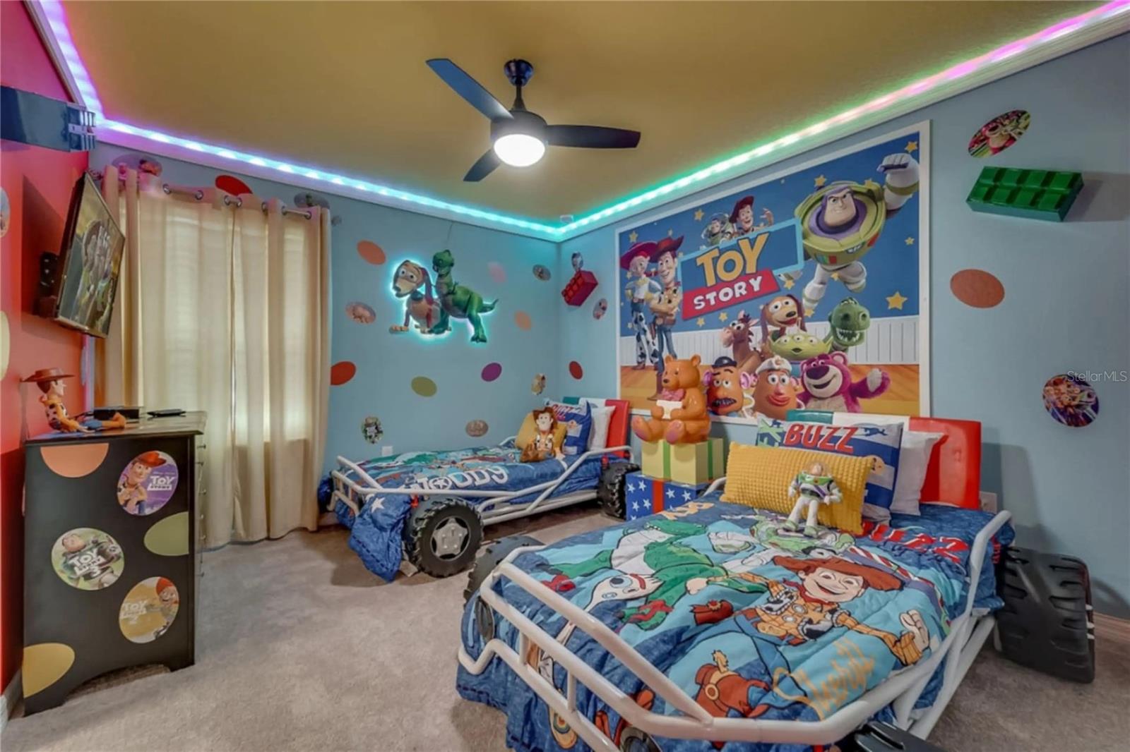 Davenport, Florida, 33897, United States, 10 Bedrooms Bedrooms, ,8 BathroomsBathrooms,Residential,Active,1988466