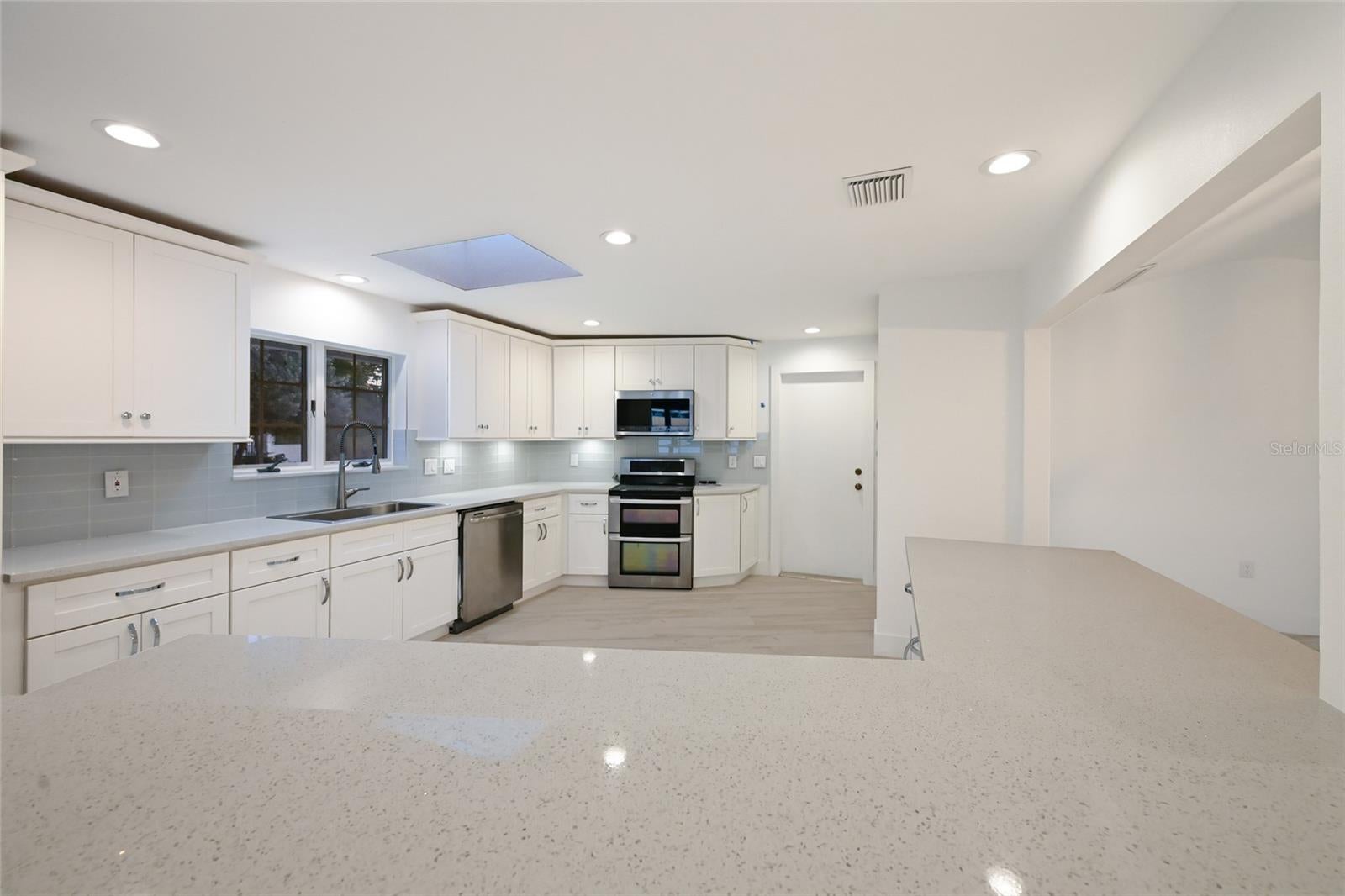 Sarasota, Florida, 34242, United States, 3 Bedrooms Bedrooms, ,2 BathroomsBathrooms,Residential,Active,2006986