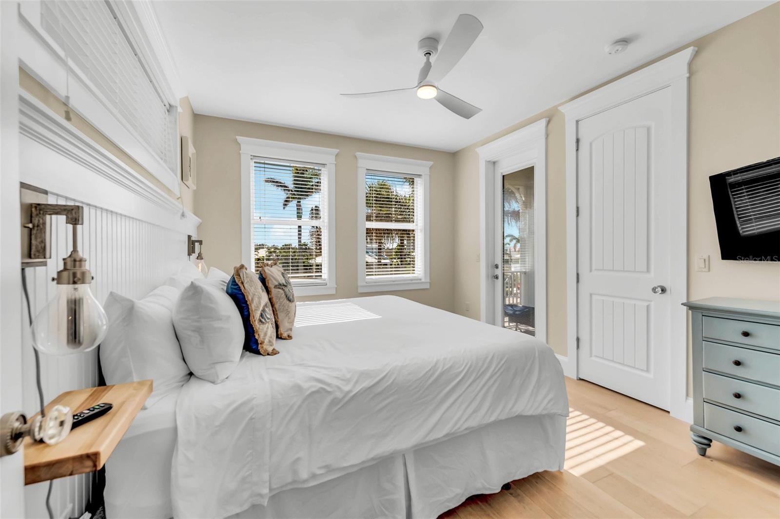 Holmes Beach, Florida, 34217, United States, 5 Bedrooms Bedrooms, ,5 BathroomsBathrooms,Residential,Active,1907959