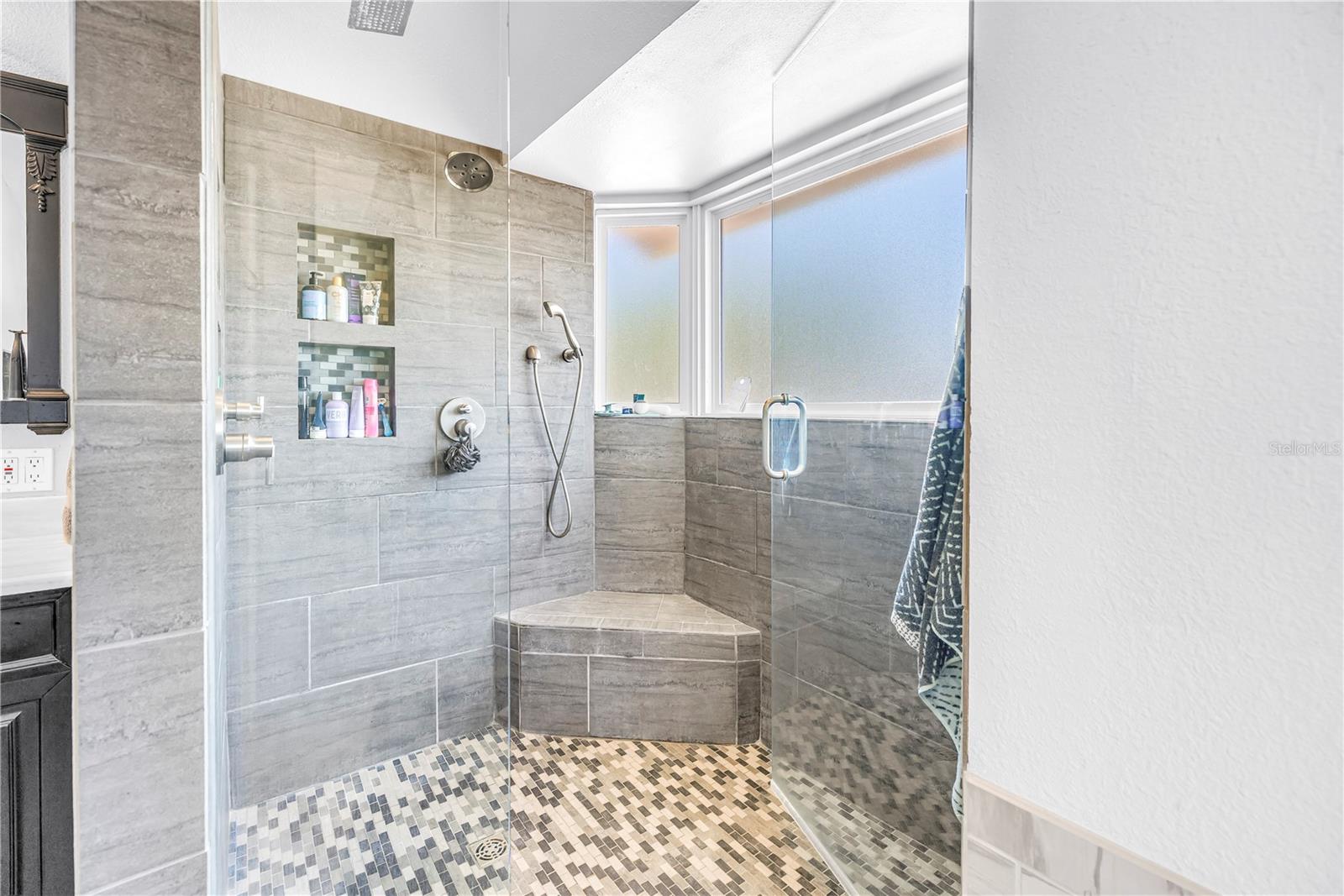 St Pete Beach, Florida, 33706, United States, 5 Bedrooms Bedrooms, ,3 BathroomsBathrooms,Residential,Active,2041617