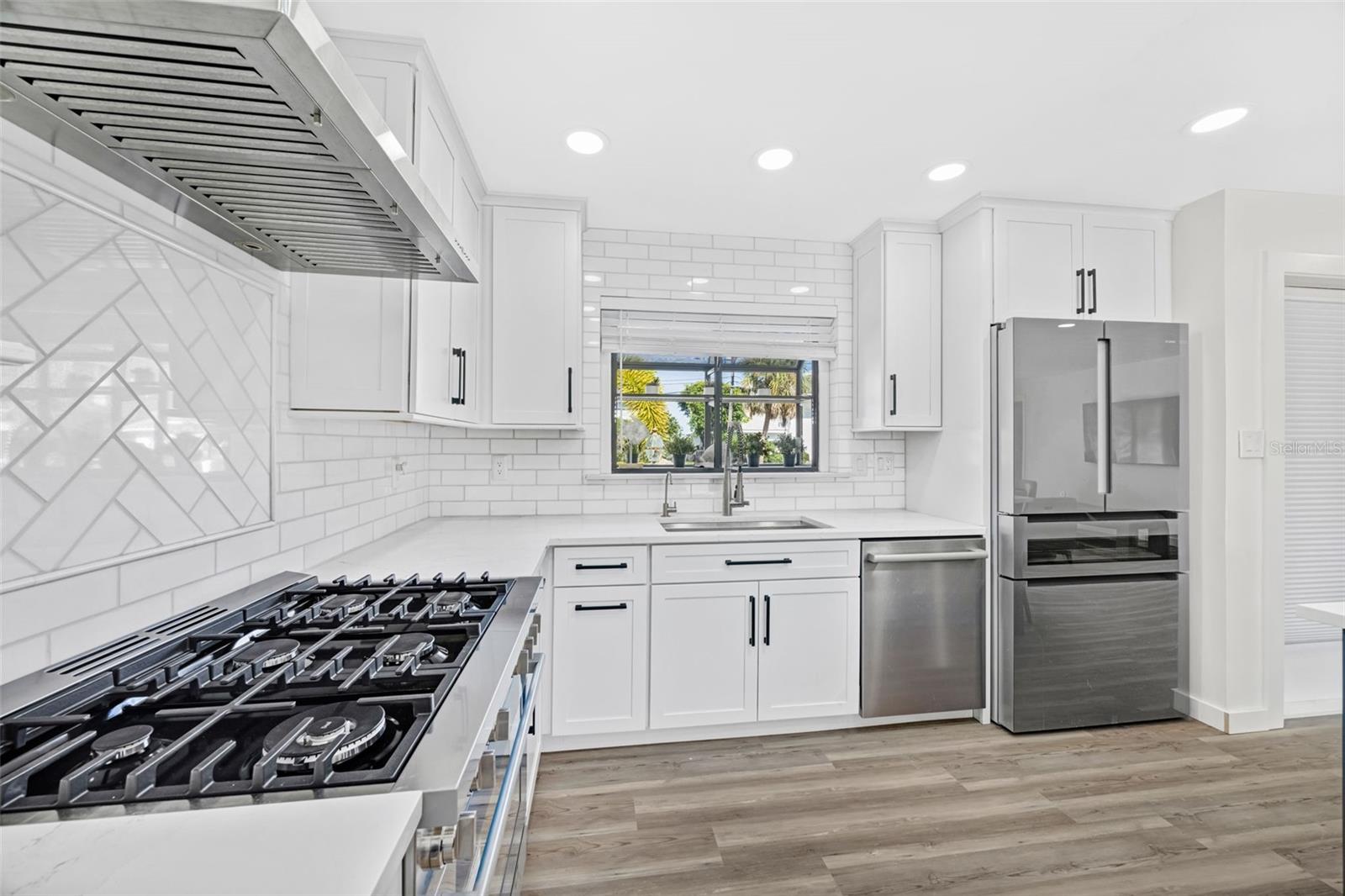 Clearwater Beach, Florida, 33767, United States, 3 Bedrooms Bedrooms, ,2 BathroomsBathrooms,Residential,Active,1894990