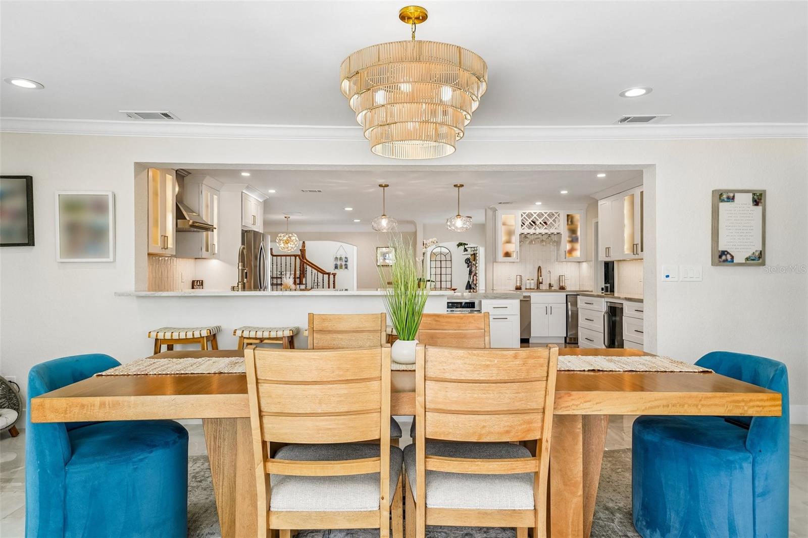 St Petersburg, Florida, 33703, United States, 5 Bedrooms Bedrooms, ,3 BathroomsBathrooms,Residential,Active,2051998