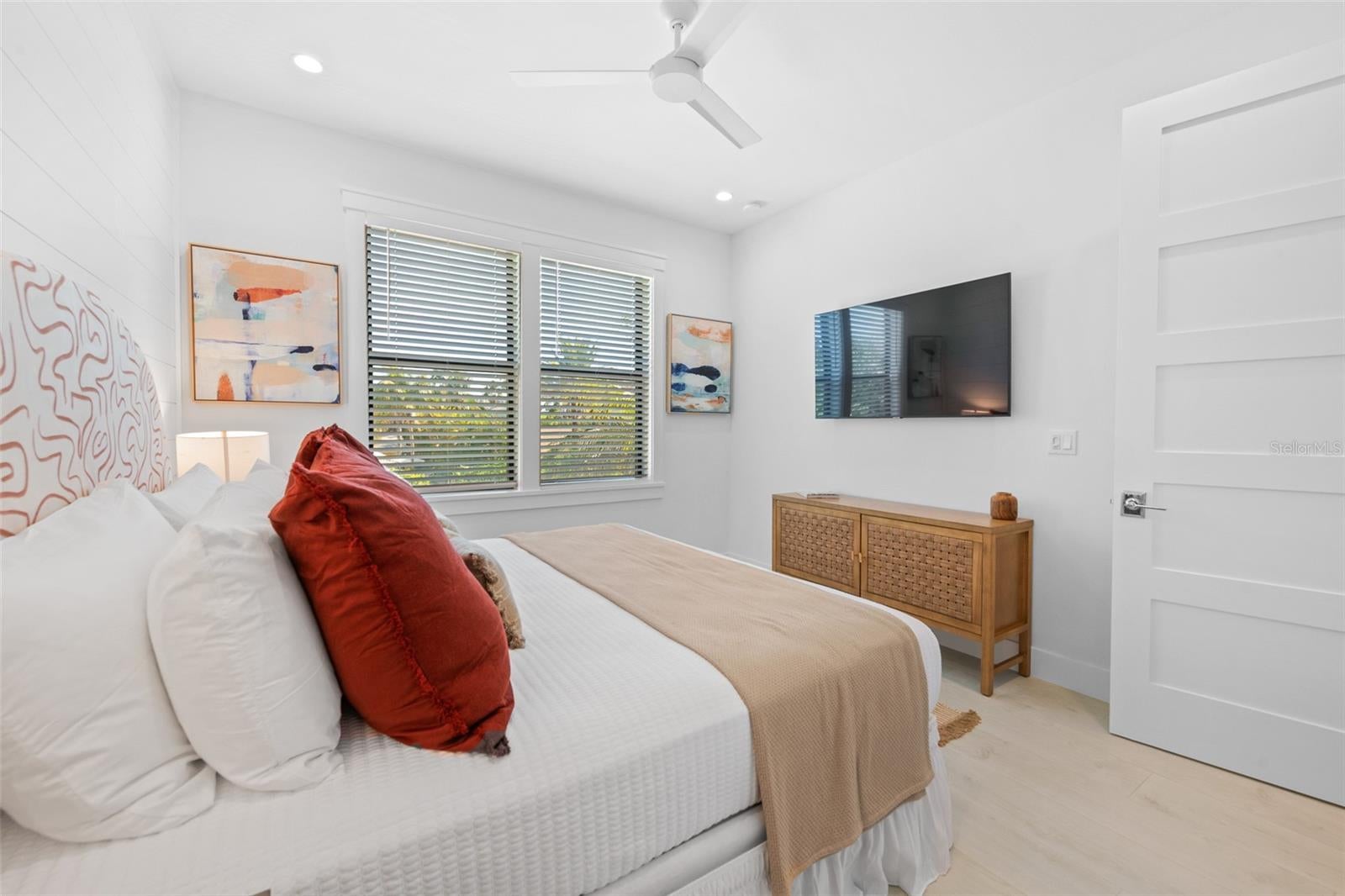 Sarasota, Florida, 34236, United States, 8 Bedrooms Bedrooms, ,10 BathroomsBathrooms,Residential,Active,2006955