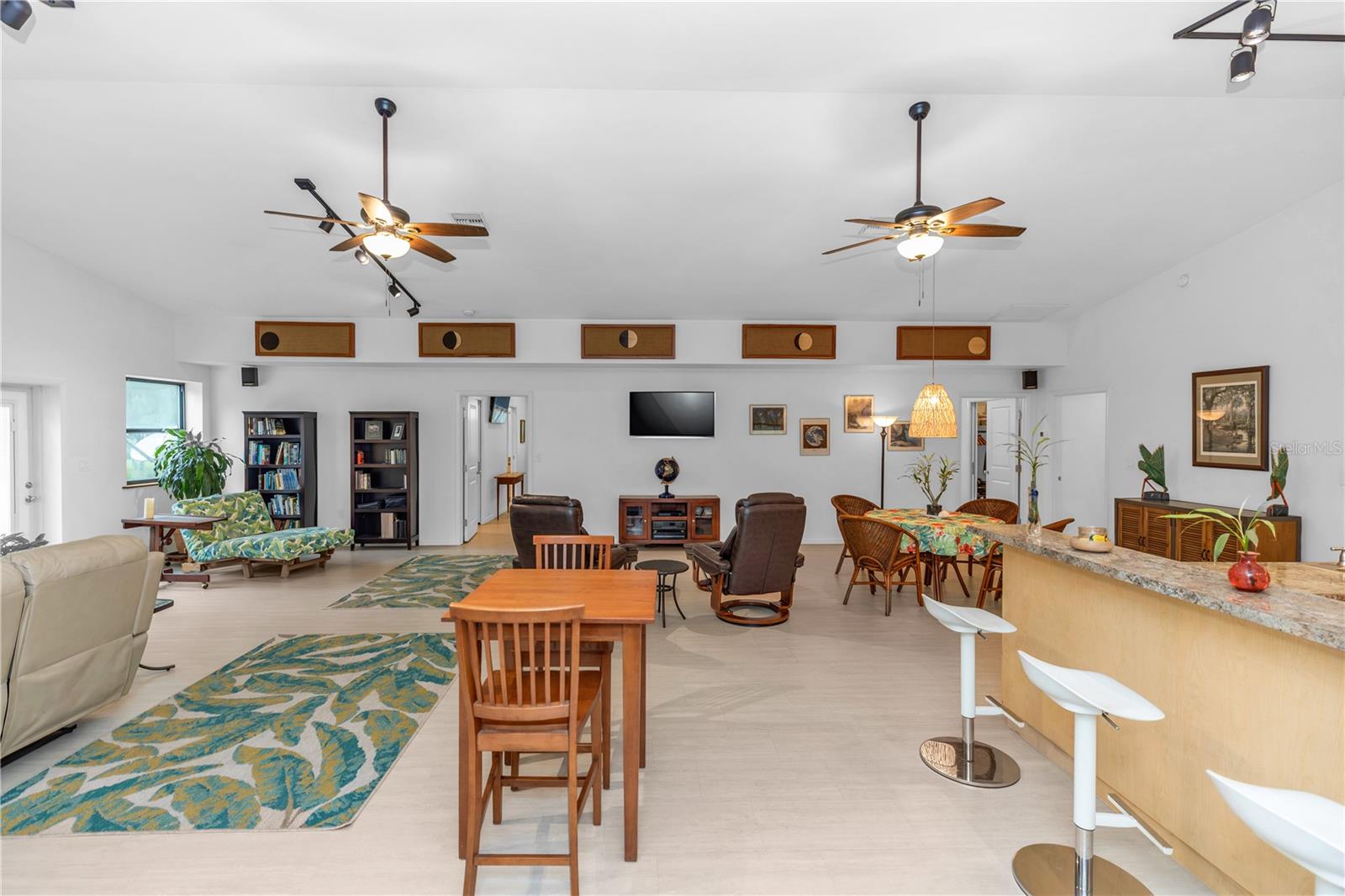 Crystal River, Florida, 34428, United States, 6 Bedrooms Bedrooms, ,5 BathroomsBathrooms,Residential,Active,1945058