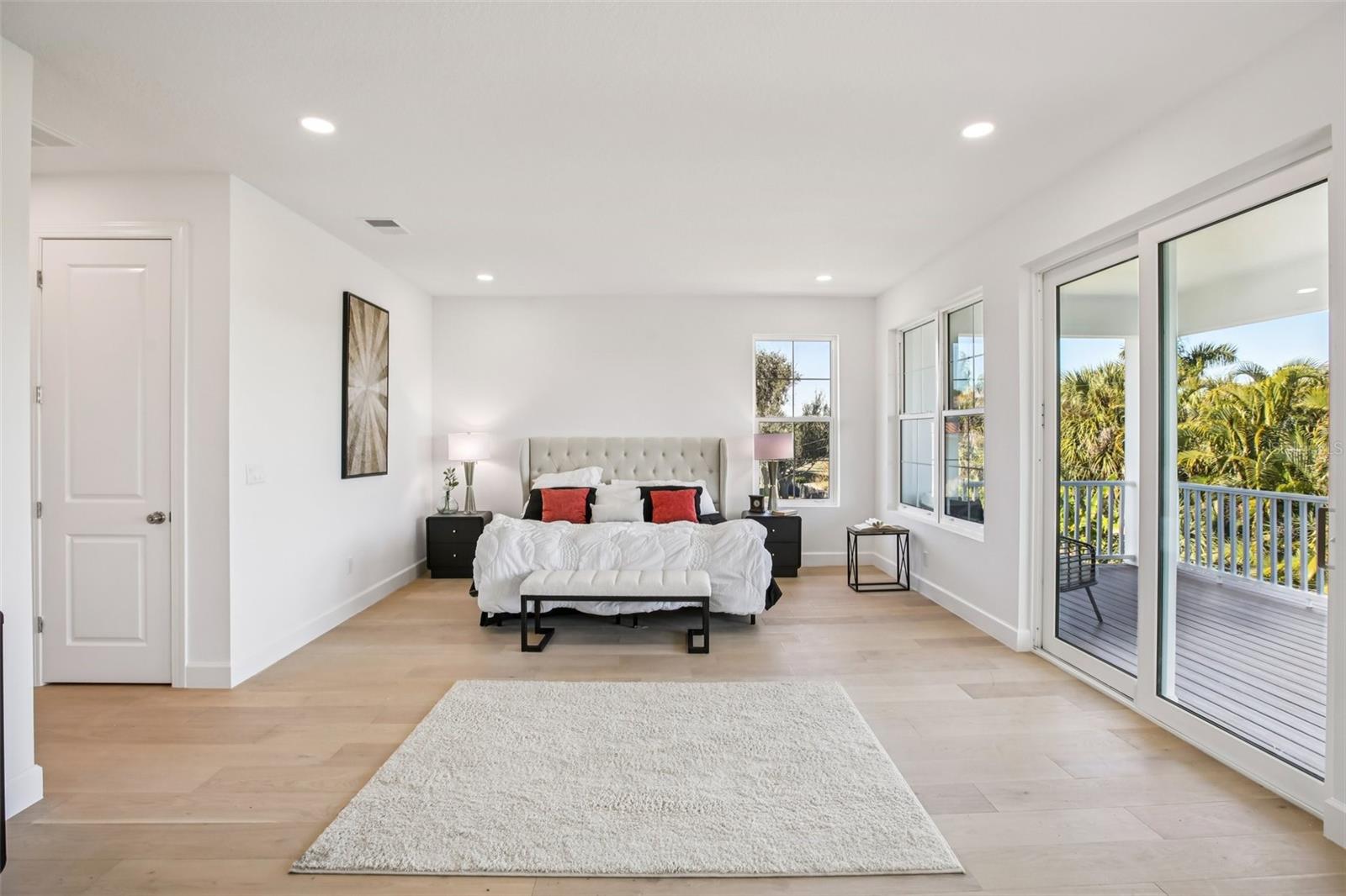 St Petersburg, Florida, 33704, United States, 4 Bedrooms Bedrooms, ,4 BathroomsBathrooms,Residential,Active,2006891