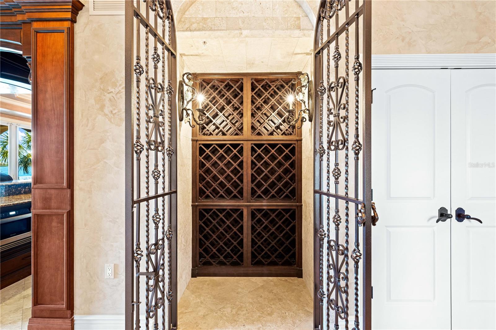 Sarasota, Florida, 34236, United States, 5 Bedrooms Bedrooms, ,6 BathroomsBathrooms,Residential,Active,1834475