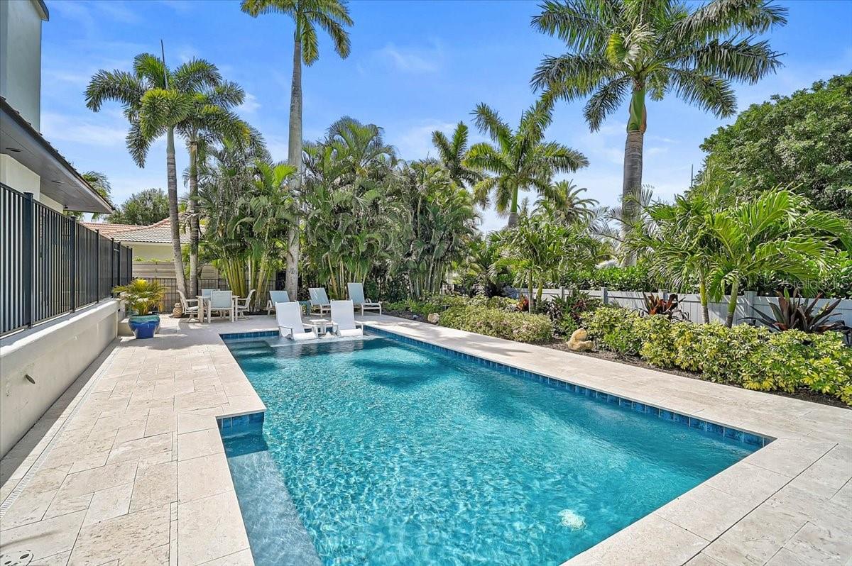 Sarasota, Florida, 34236, United States, 2 Bedrooms Bedrooms, ,4 BathroomsBathrooms,Residential,Active,2044994