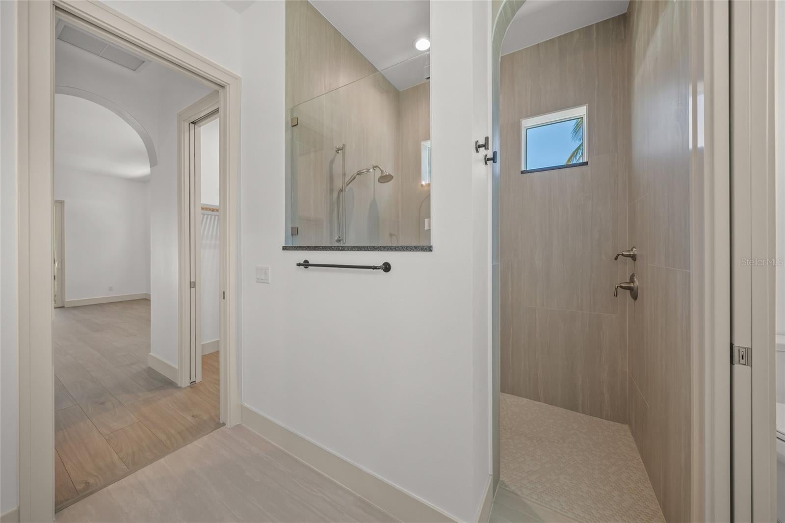 Venice, Florida, 34285, United States, 4 Bedrooms Bedrooms, ,5 BathroomsBathrooms,Residential,Active,1987248