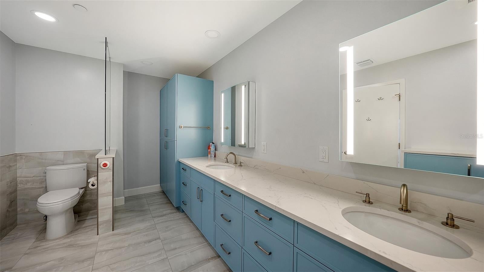 Longboat Key, Florida, 34228, United States, 2 Bedrooms Bedrooms, ,3 BathroomsBathrooms,Residential,Active,2009004