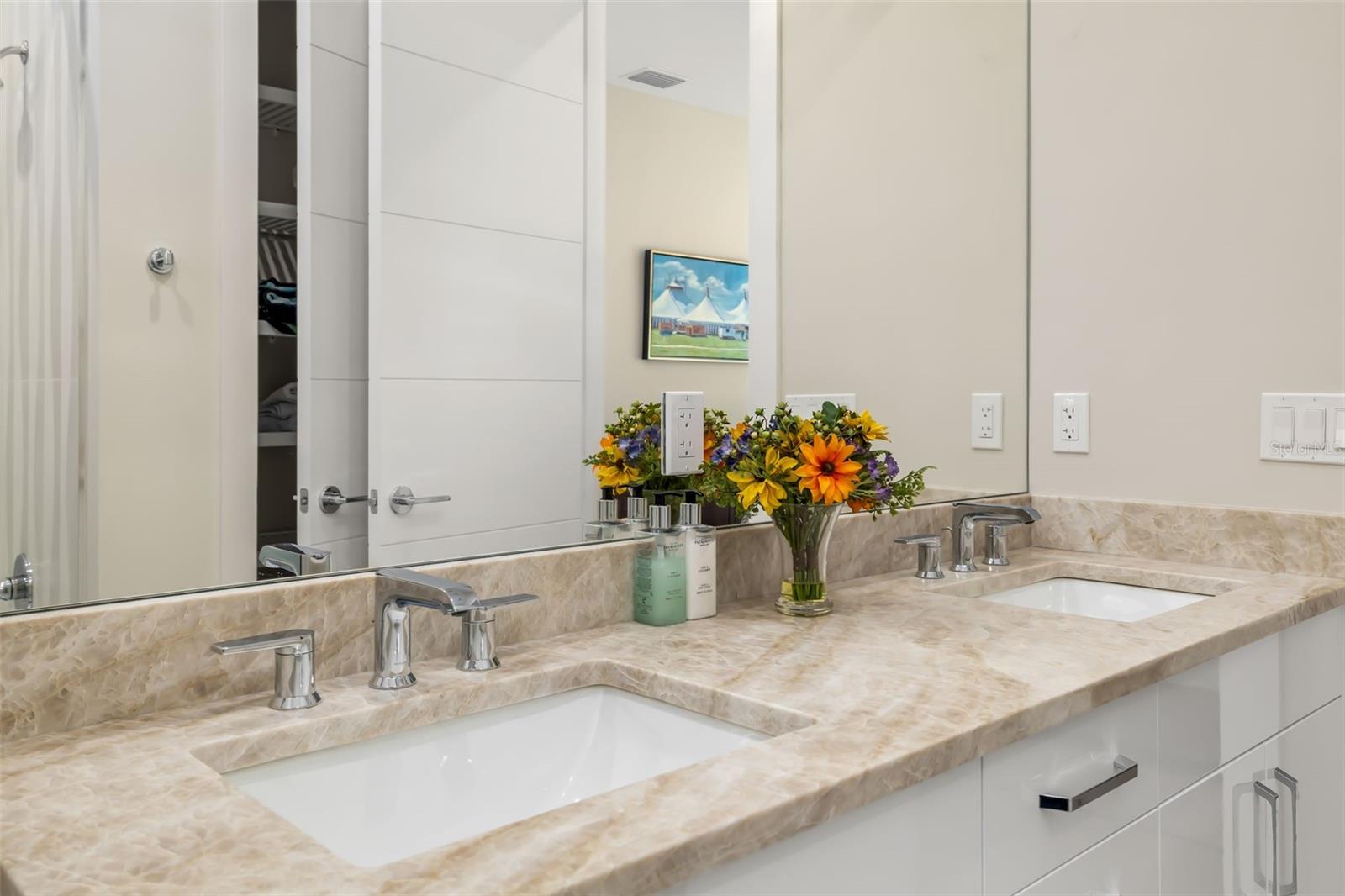 Sarasota, Florida, 34239, United States, 4 Bedrooms Bedrooms, ,5 BathroomsBathrooms,Residential,Active,2009172