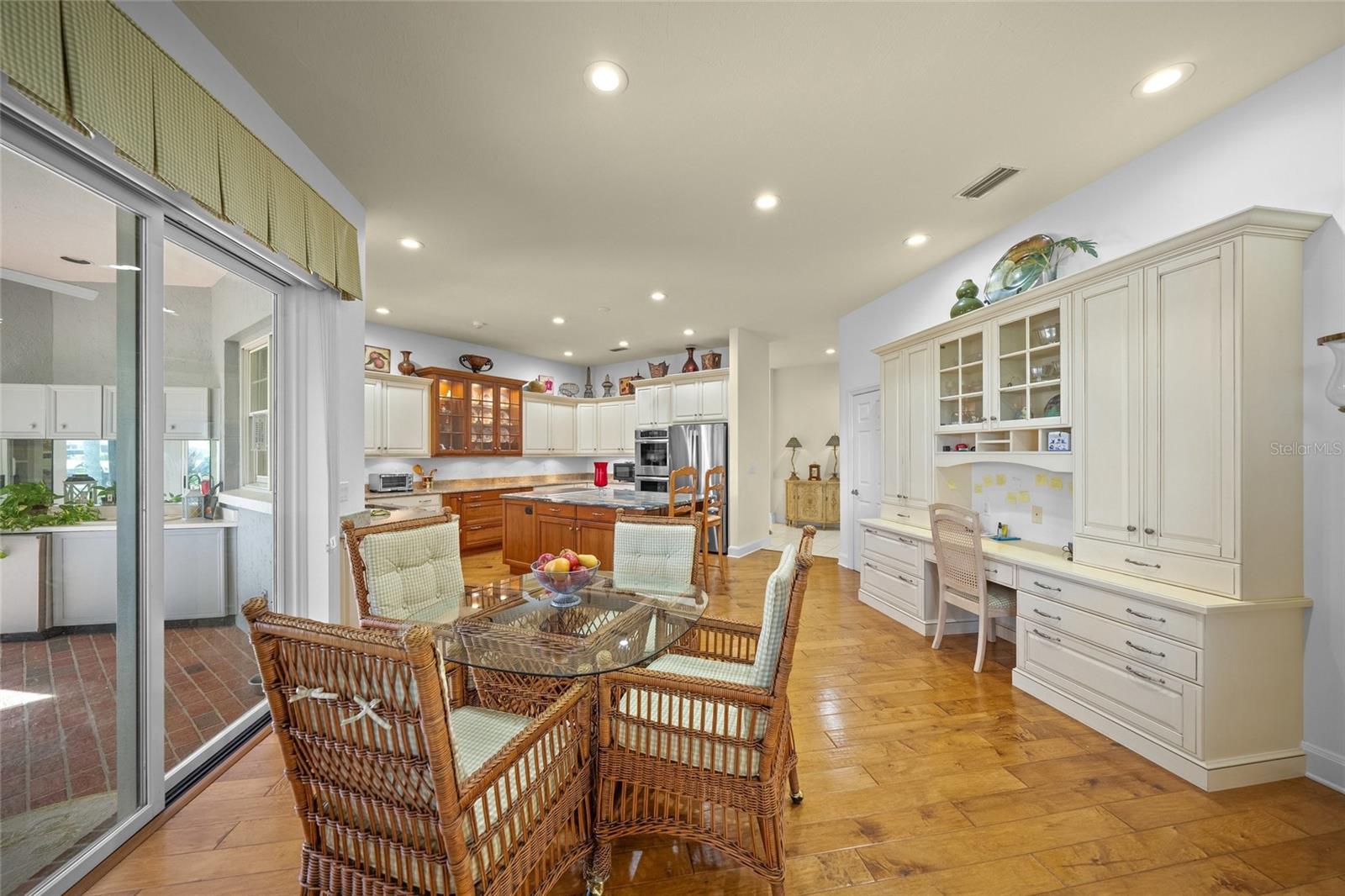 Sarasota, Florida, 34240, United States, 3 Bedrooms Bedrooms, ,3 BathroomsBathrooms,Residential,Active,2007154