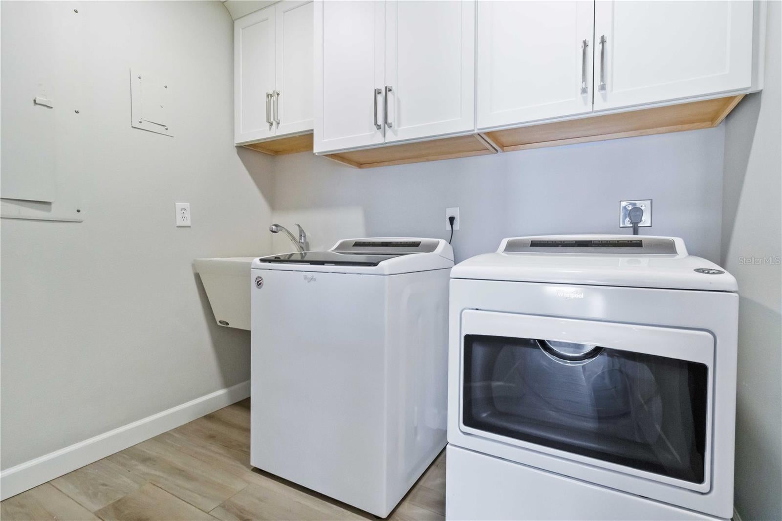 Longboat Key, Florida, 34228, United States, 3 Bedrooms Bedrooms, ,3 BathroomsBathrooms,Residential,Active,1969761