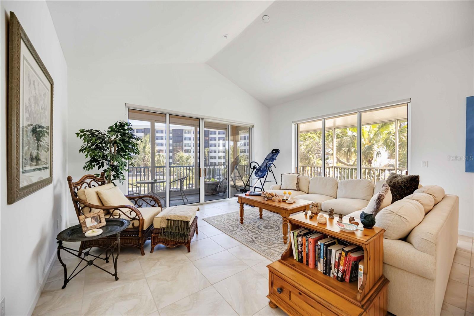 Siesta Key, Florida, 34242, United States, 3 Bedrooms Bedrooms, ,3 BathroomsBathrooms,Residential,Active,1762821
