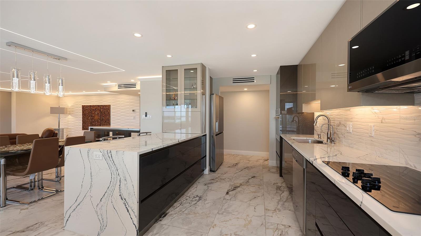 Sarasota, Florida, 34236, United States, 2 Bedrooms Bedrooms, ,2 BathroomsBathrooms,Residential,Active,2007204