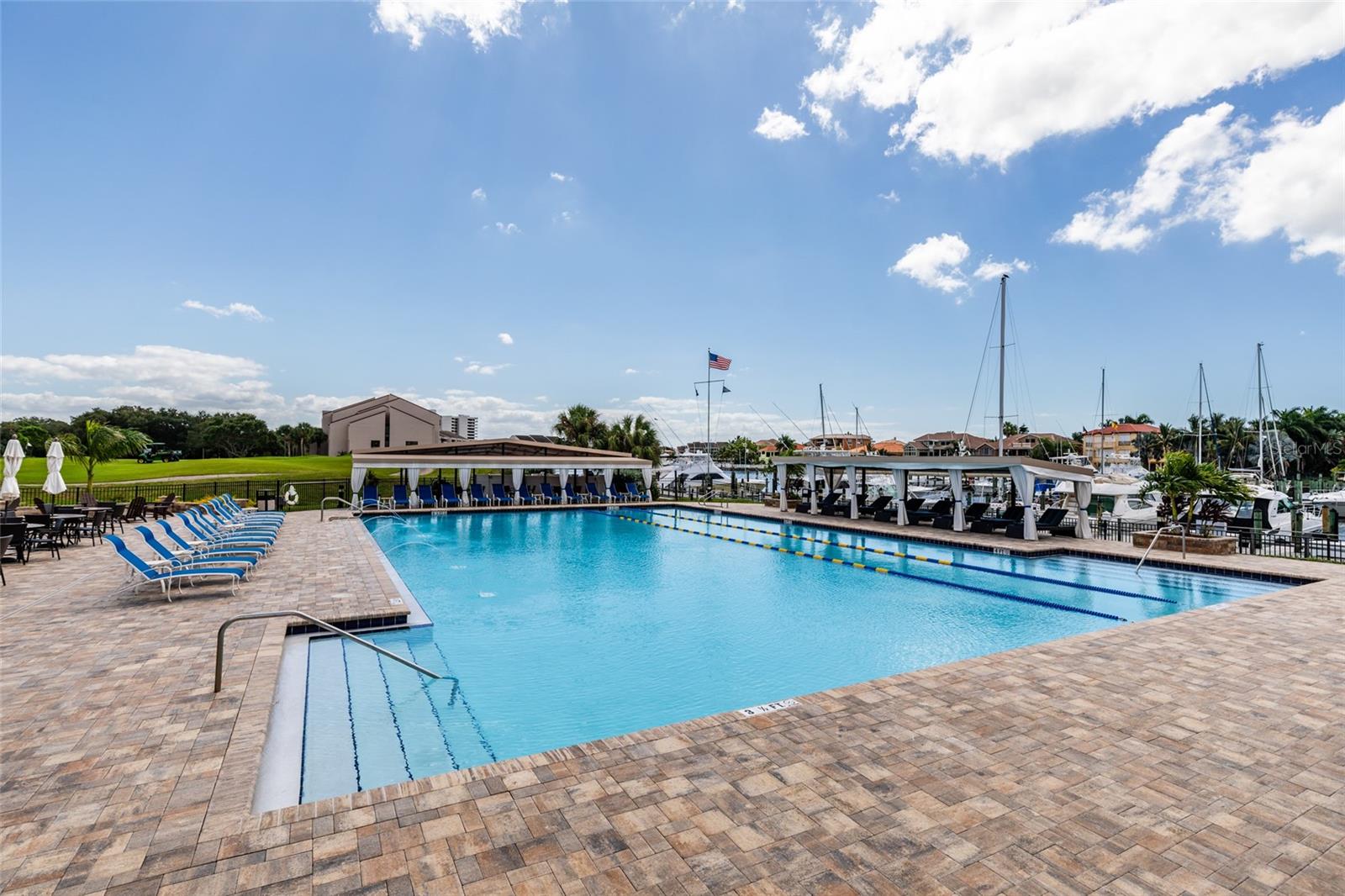 St Petersburg, Florida, 33707, United States, 4 Bedrooms Bedrooms, ,5 BathroomsBathrooms,Residential,Active,1985578