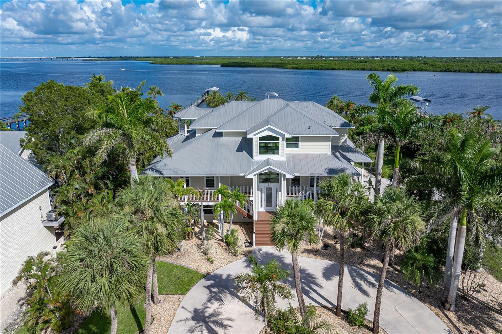 Punta Gorda, Florida, 33982, United States, 5 Bedrooms Bedrooms, ,4 BathroomsBathrooms,Residential,Active,1905353