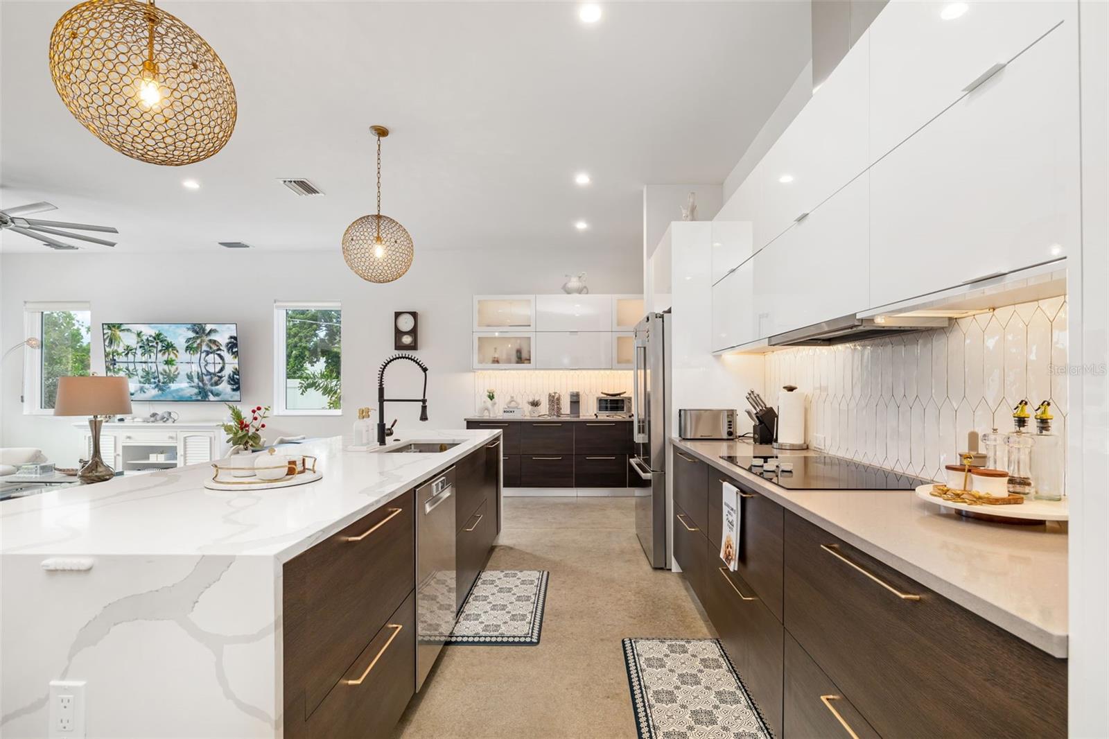 Sarasota, Florida, 34231, United States, 4 Bedrooms Bedrooms, ,3 BathroomsBathrooms,Residential,Active,1922484