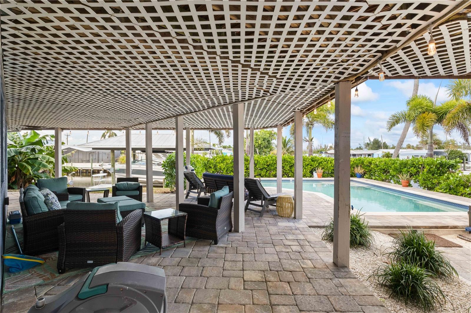 St James City, Florida, 33956, United States, 4 Bedrooms Bedrooms, ,3 BathroomsBathrooms,Residential,Active,2009132